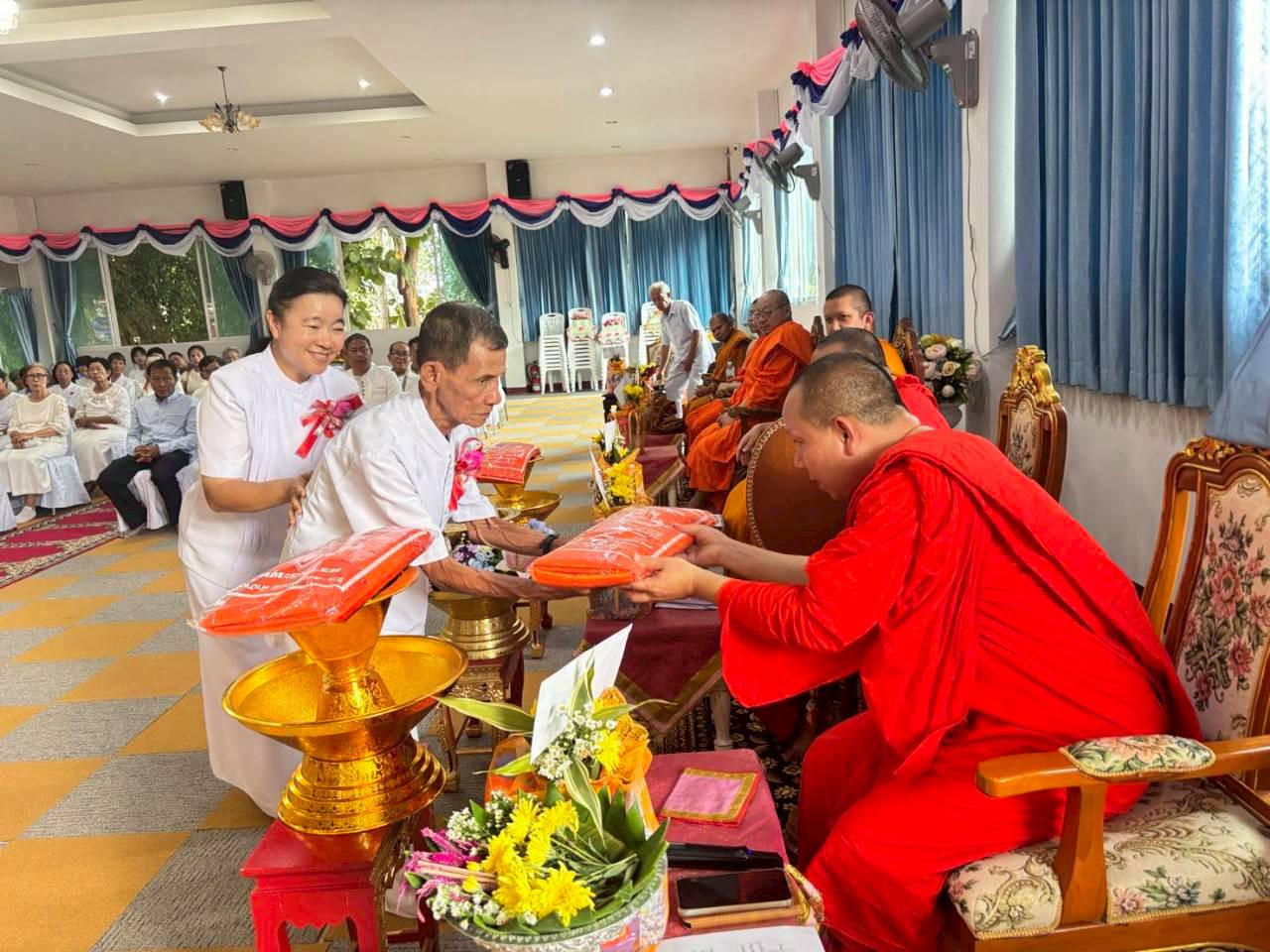 ภาพร่วมพิธีกรรมวัดเมืองแม่เลน