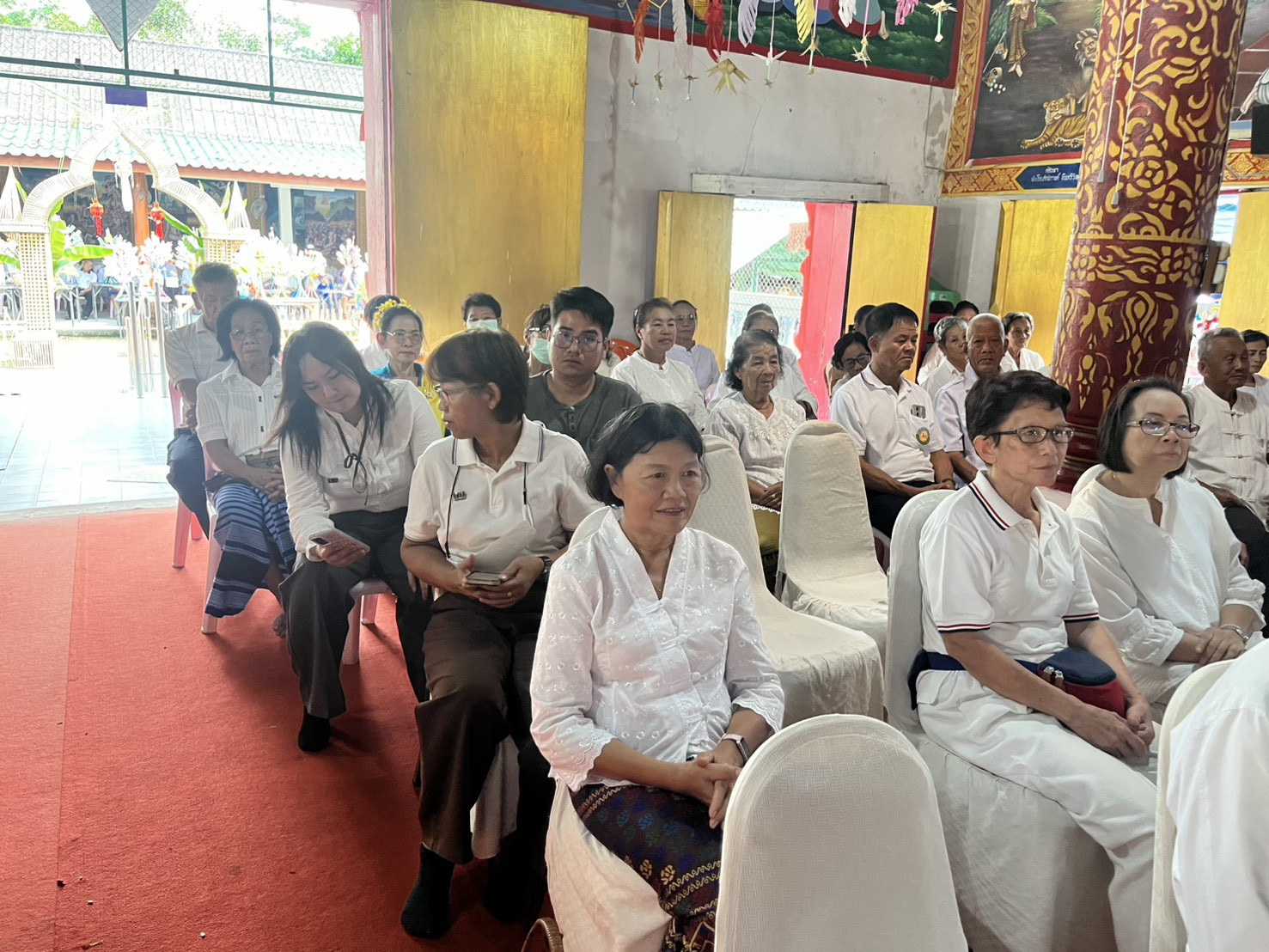 ภาพร่วมพิธีกรรมวัดป่าแงะ