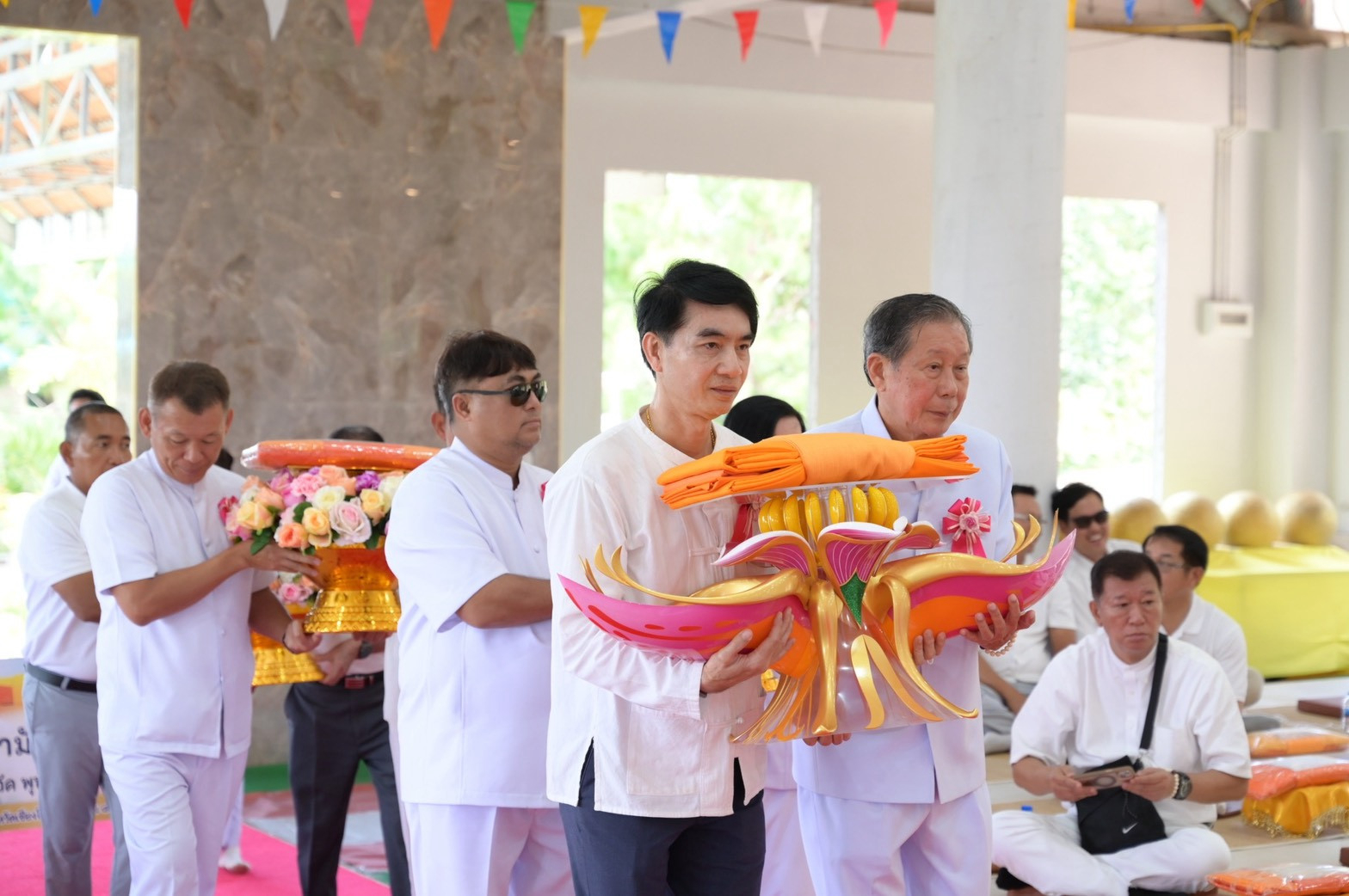 ภาพร่วมพิธีกรรมวัดบ่อหลวง