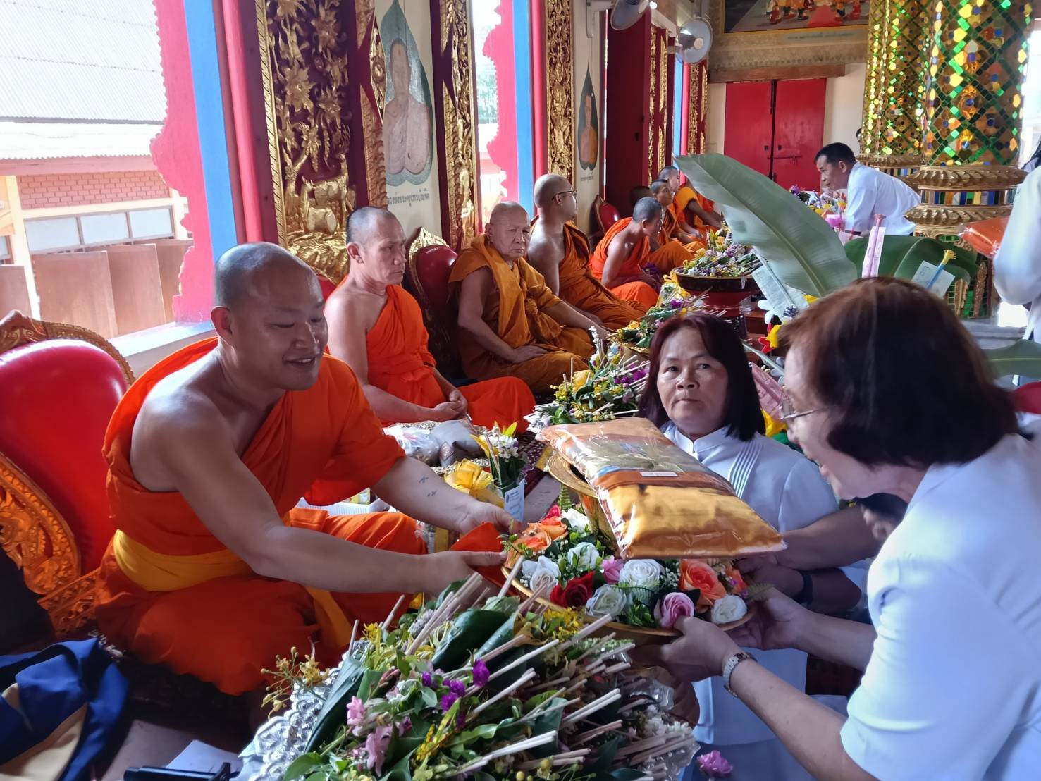 ภาพร่วมพิธีกรรมวัดทุ่งต้อม