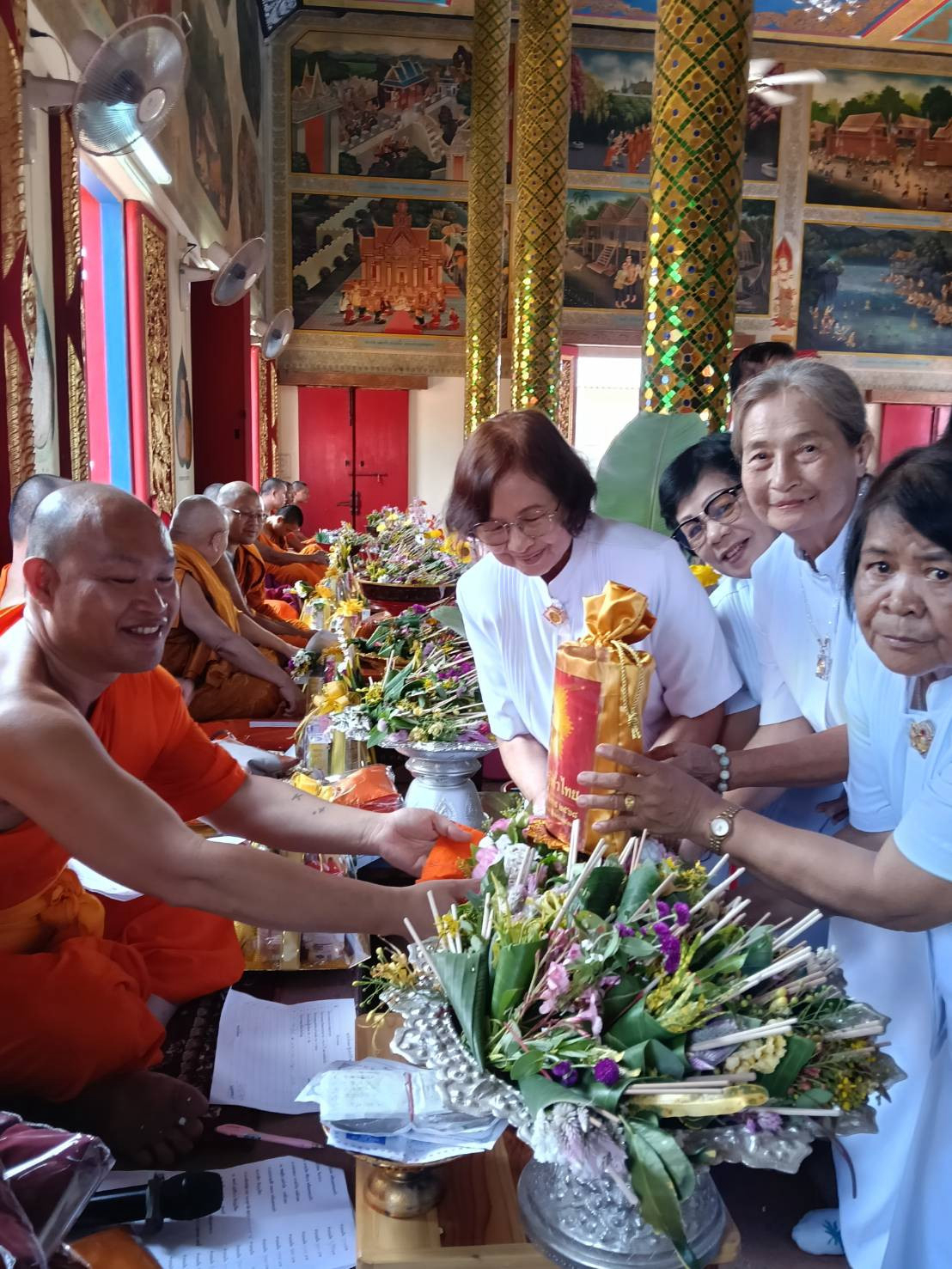 ภาพร่วมพิธีกรรมวัดทุ่งต้อม