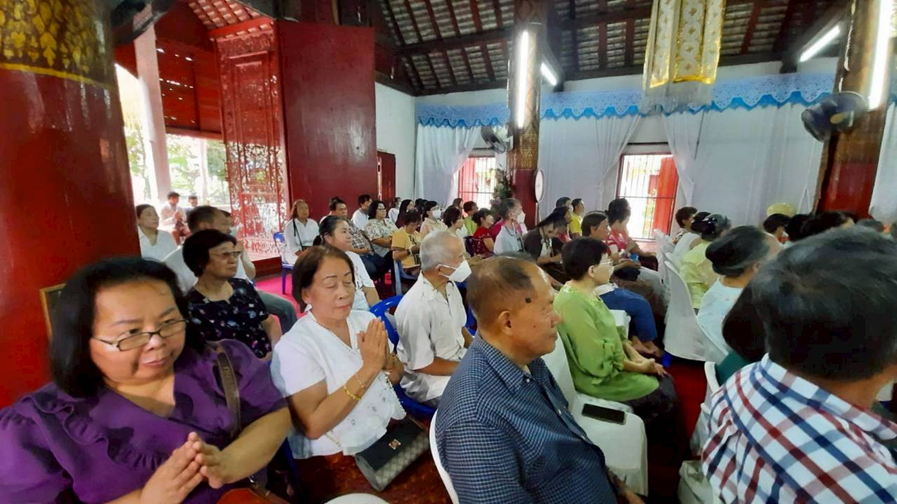 ภาพร่วมพิธีกรรมวัดพันตอง