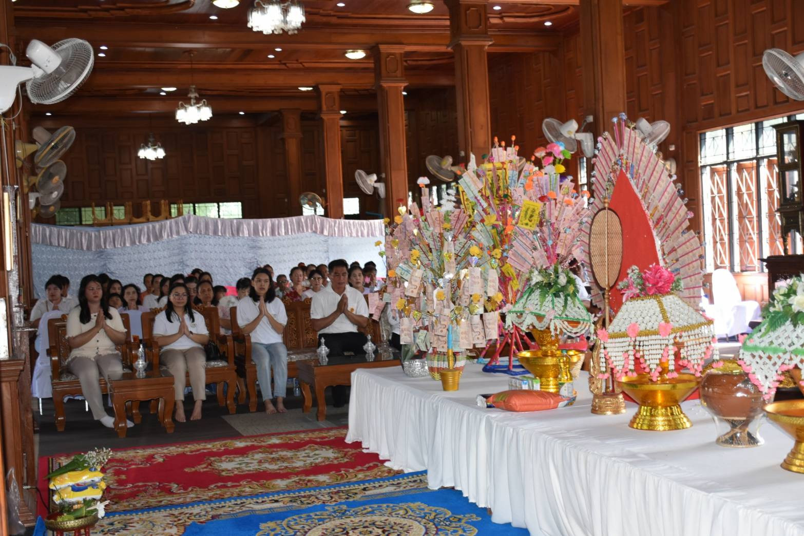 ภาพร่วมพิธีกรรมวัดขะแมด