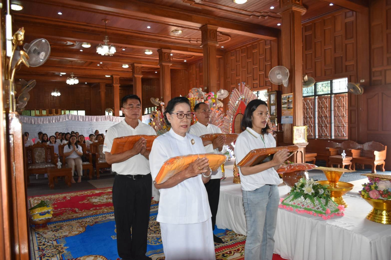 ภาพร่วมพิธีกรรมวัดขะแมด