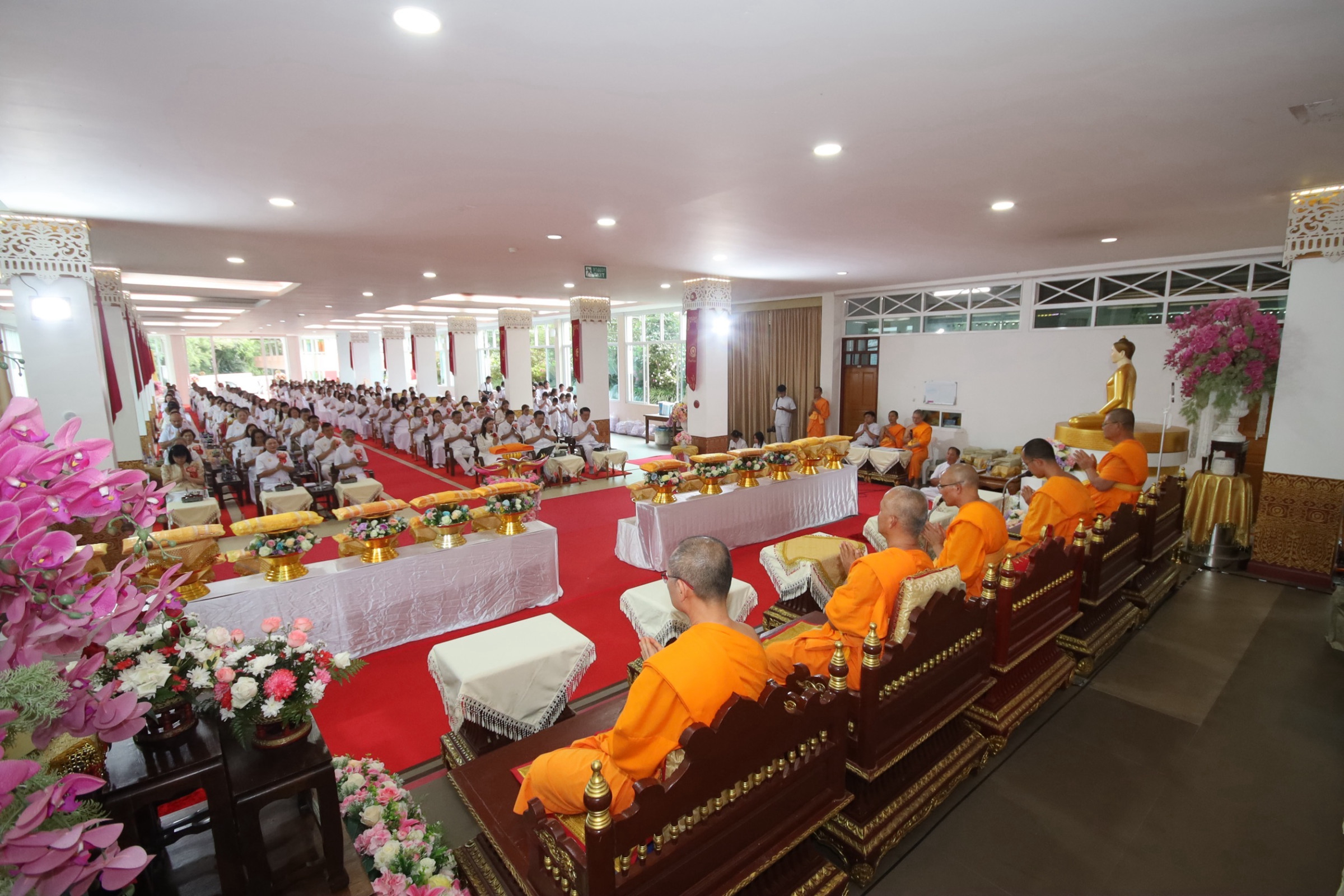 ภาพร่วมพิธีกรรมวัดกิ่วลม