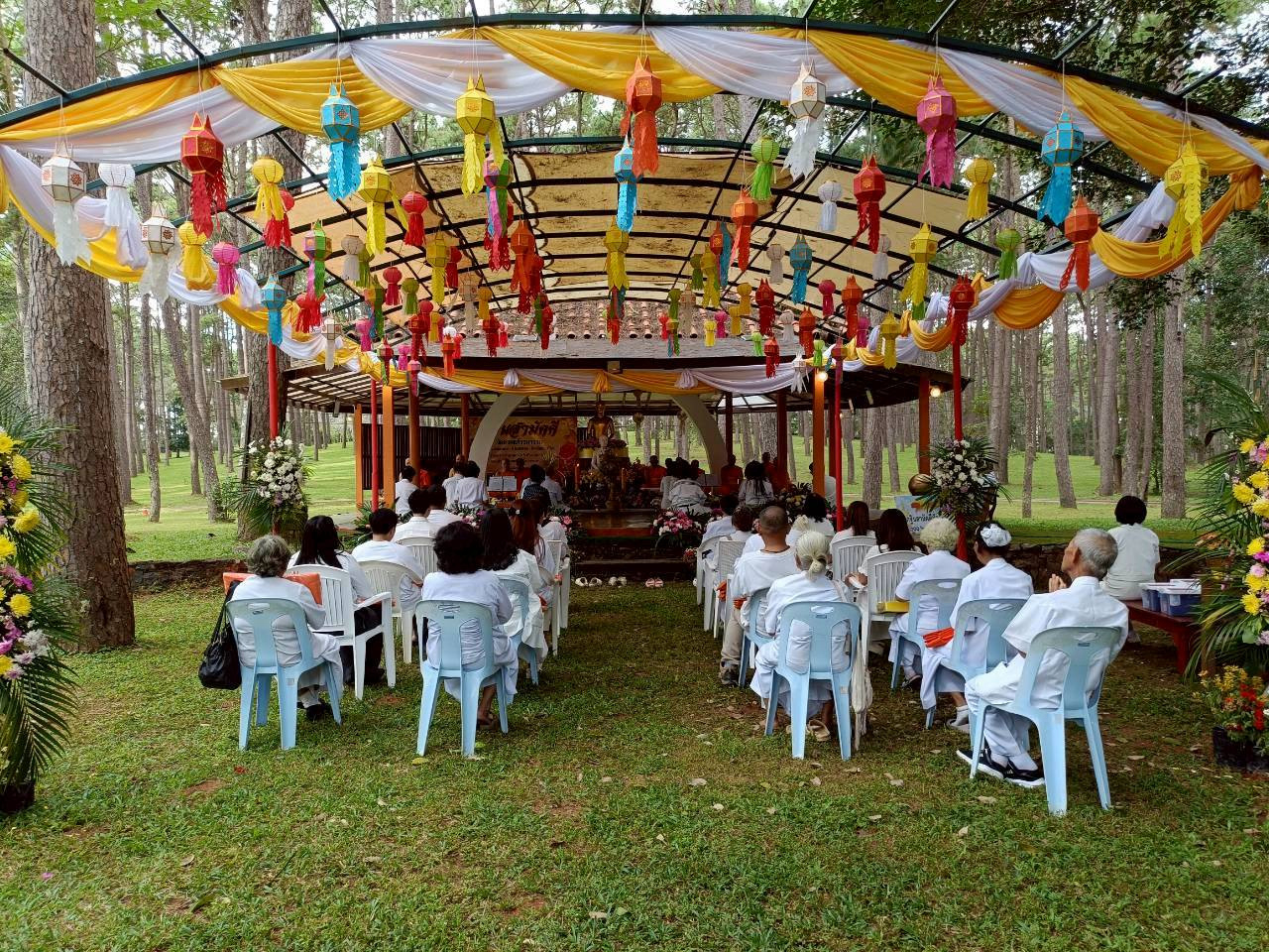 ภาพร่วมพิธีกรรมสนแก้ววนาราม