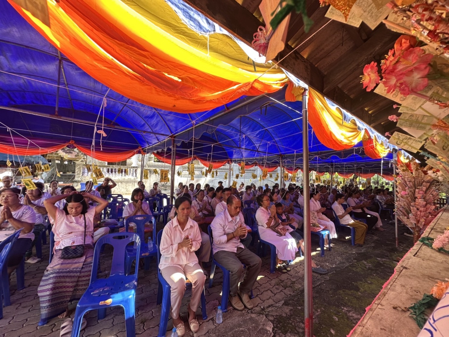 ภาพร่วมพิธีกรรมวัดพระธาตุดอยน้อย