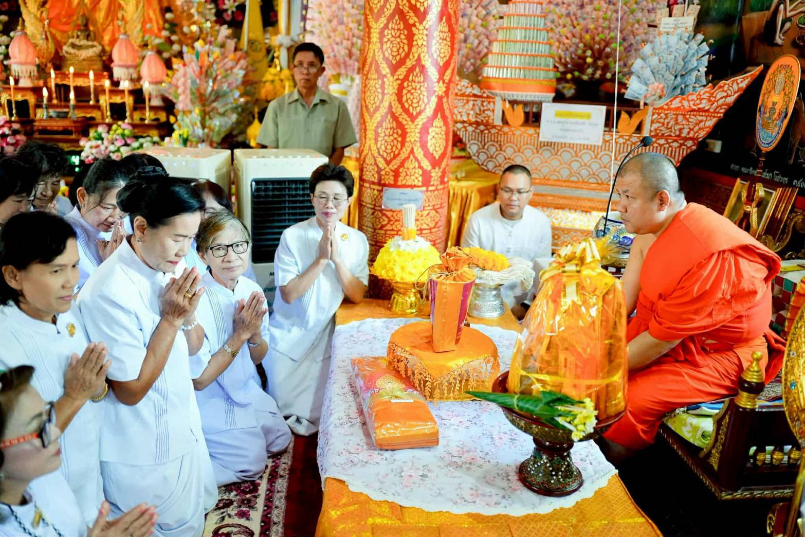 ภาพร่วมพิธีกรรมวัดป่าเดื่อ