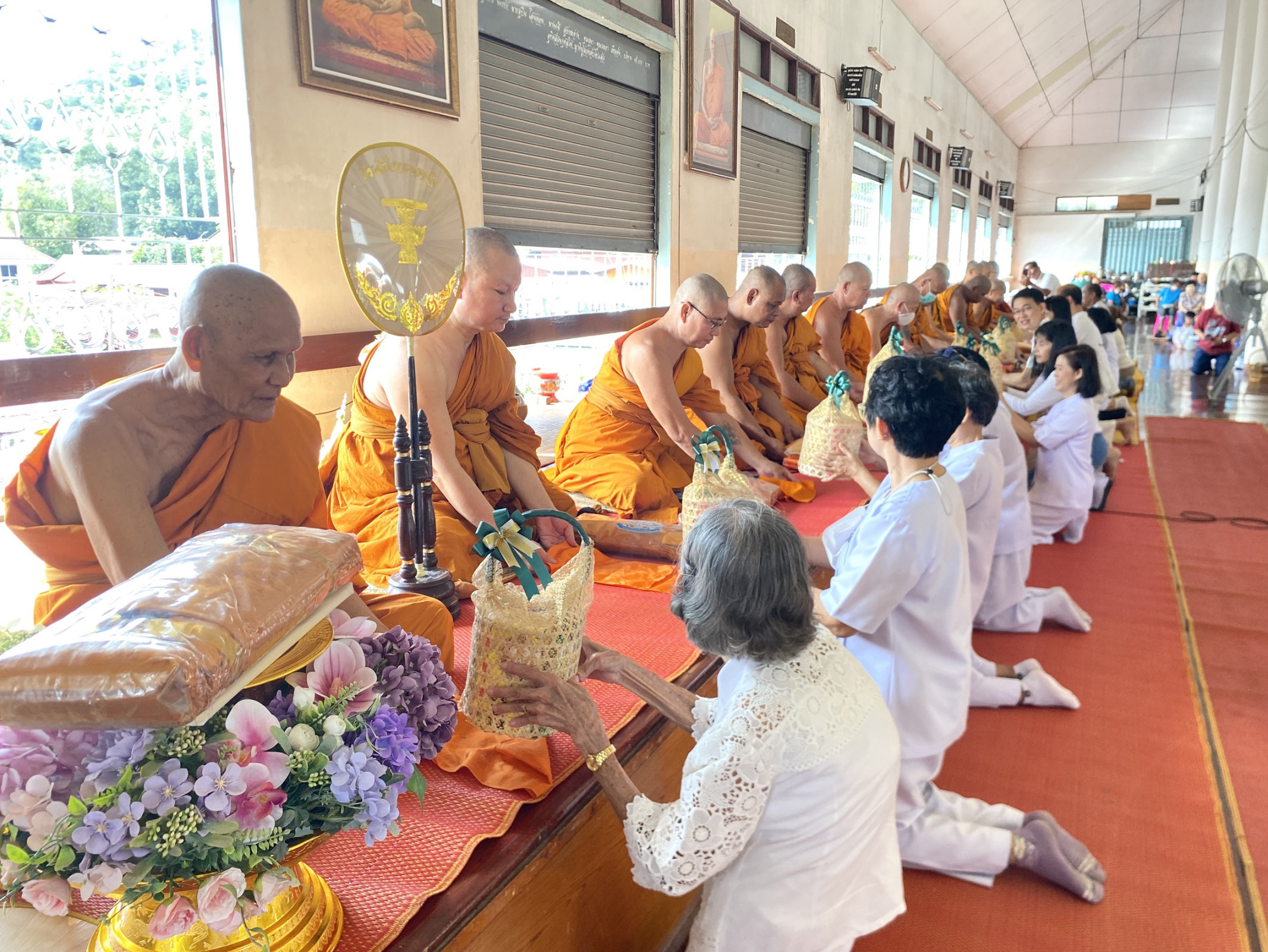 ภาพร่วมพิธีกรรมวัดสว่างวงษ์