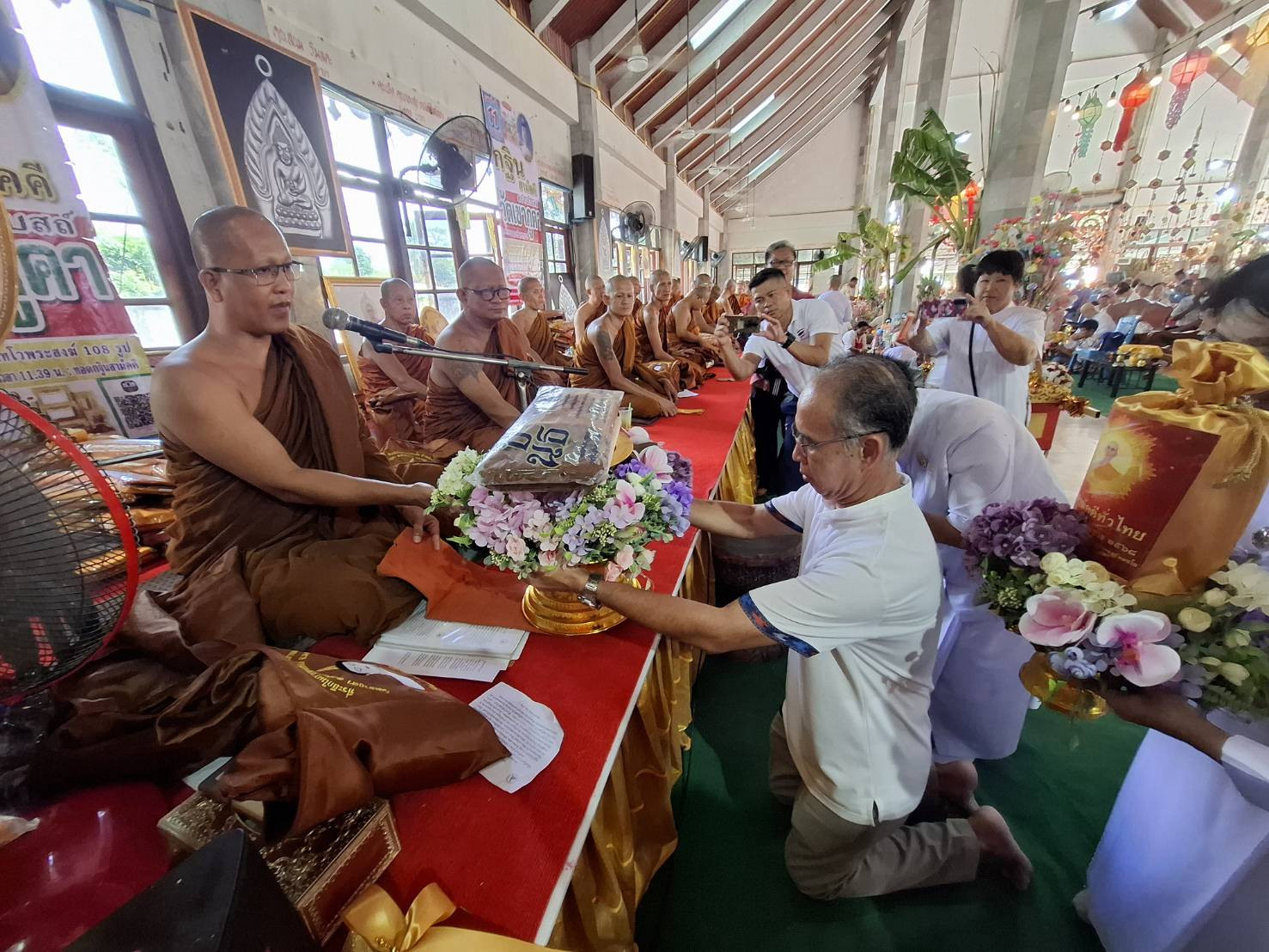 ภาพร่วมพิธีกรรมวัดเขาภูคา