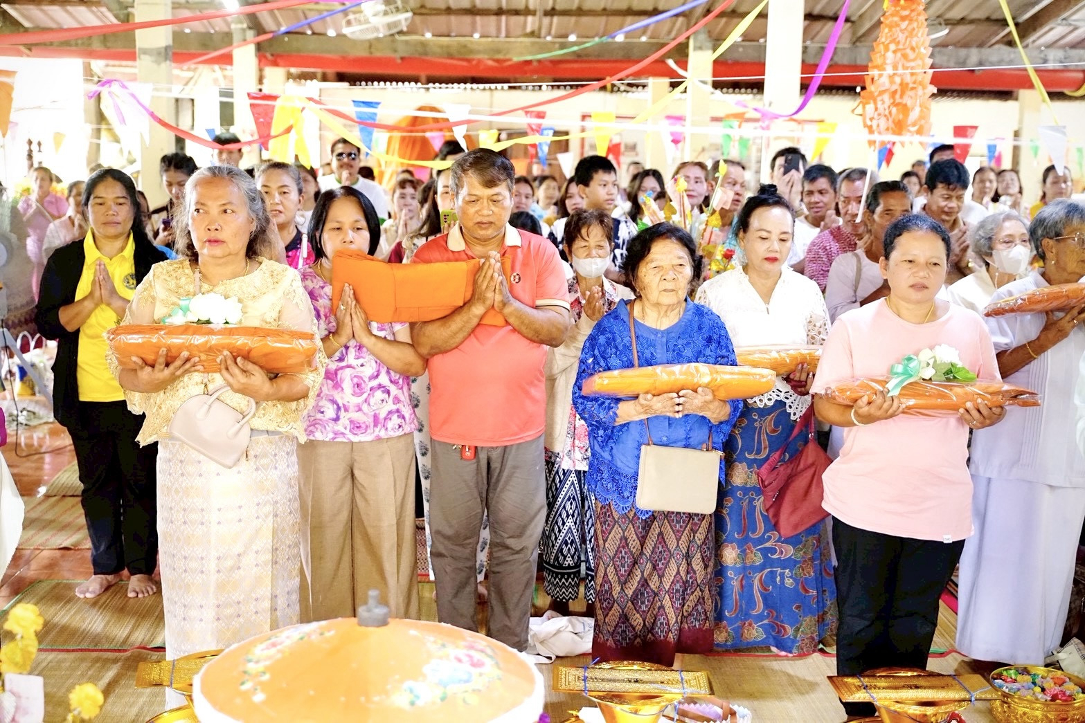 ภาพร่วมพิธีกรรมที่พักสงฆ์เขารัศมีสามัคคีธรรม
