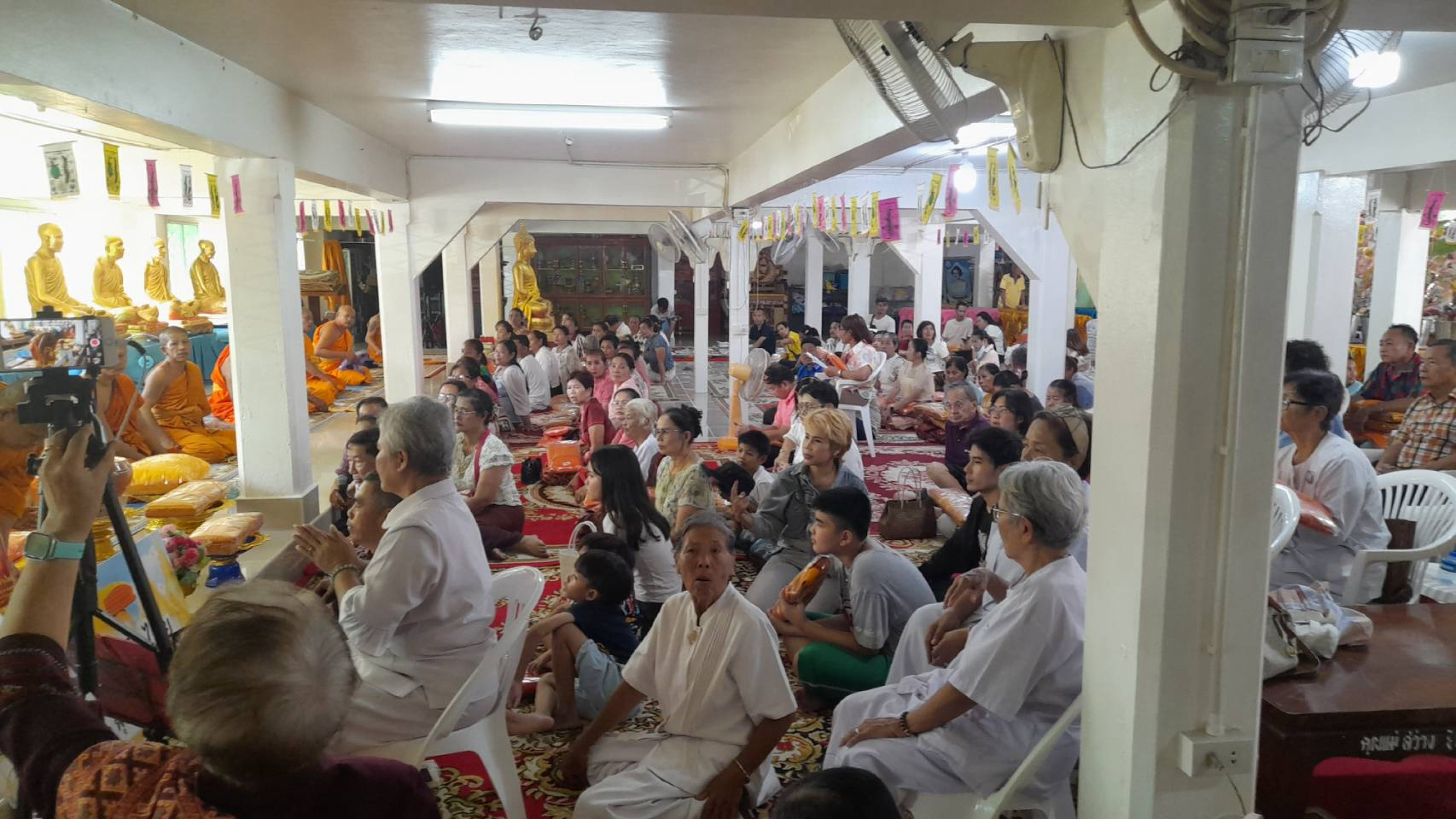 ภาพร่วมพิธีกรรมวัดหัวถนนกลาง