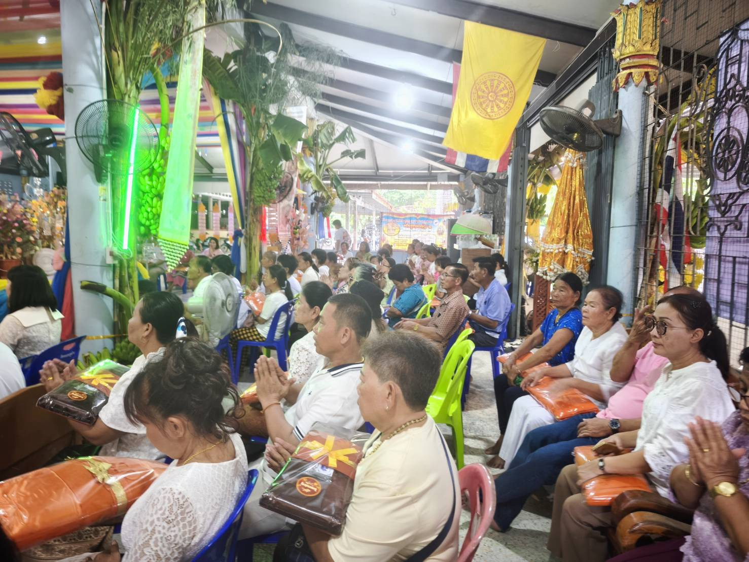 ภาพร่วมพิธีกรรมวัดหนองหูช้าง