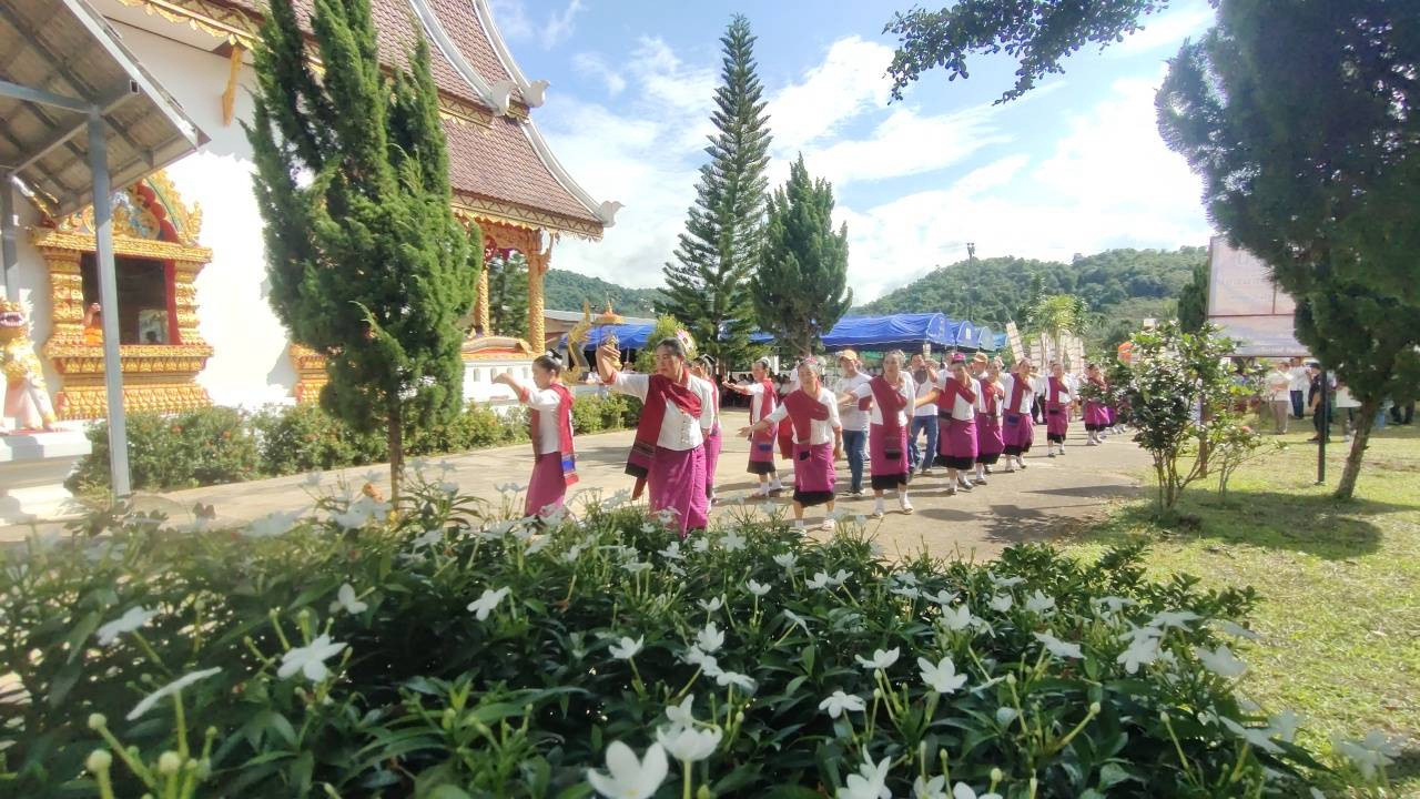 ภาพร่วมพิธีกรรมวัดปางส้าน