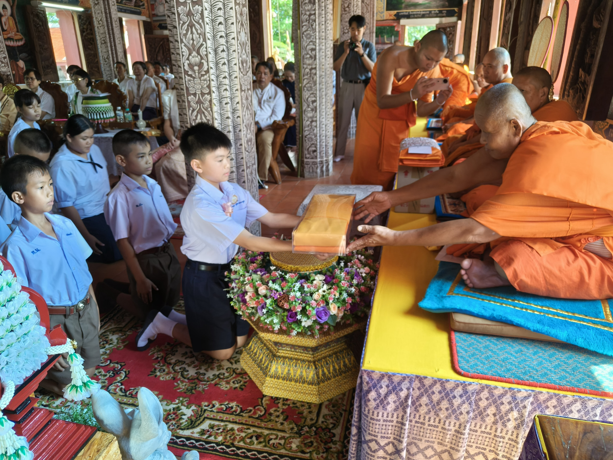 ภาพร่วมพิธีกรรมวัดพระธาตุขิงแกง