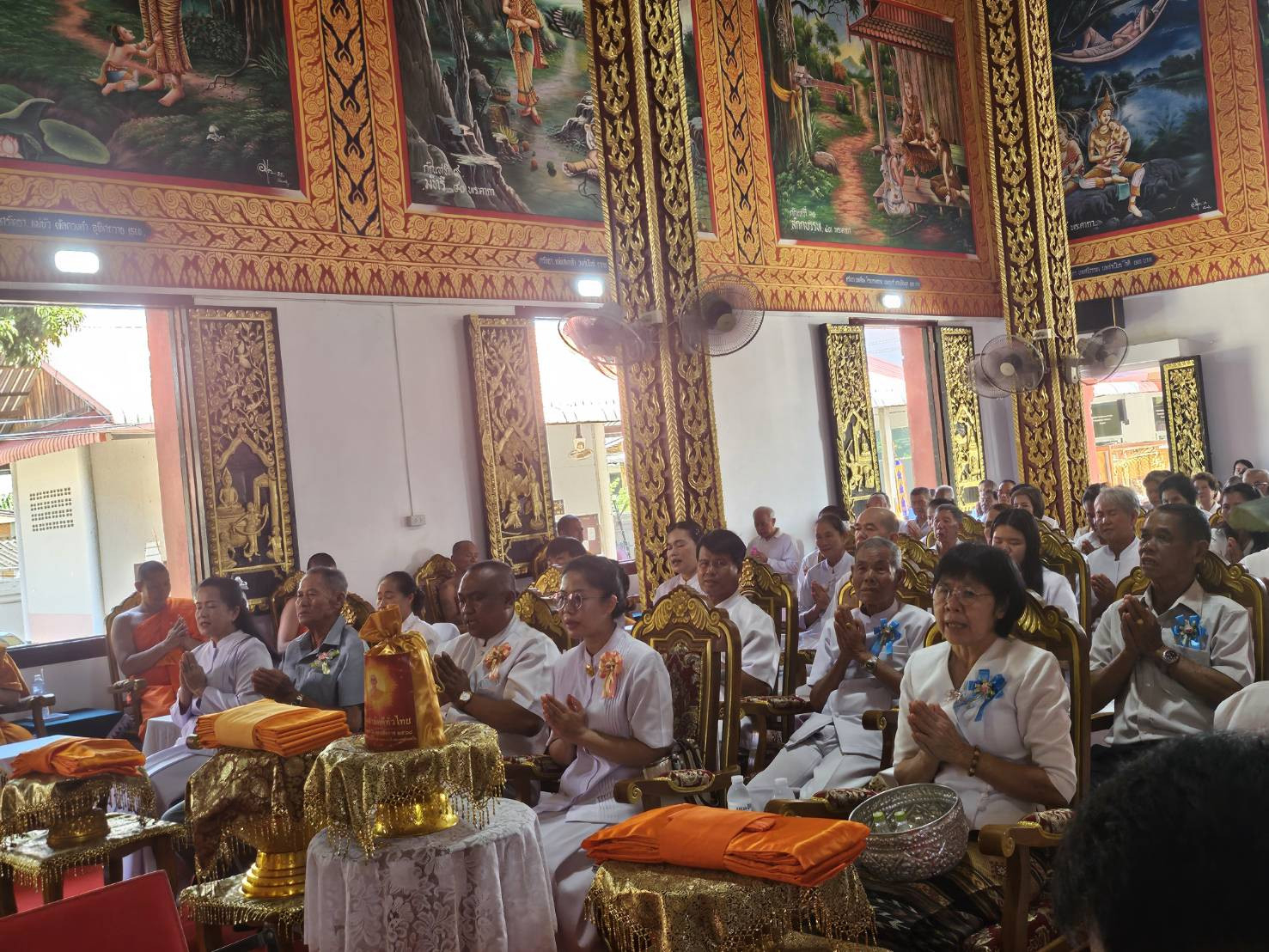 ภาพร่วมพิธีกรรมวัดทราย
