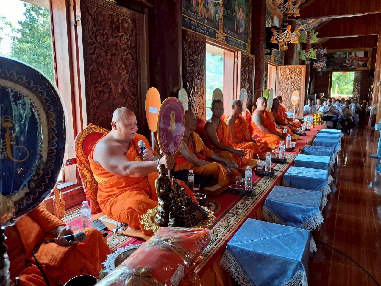 ภาพร่วมพิธีกรรมวัดดอนแก้ว