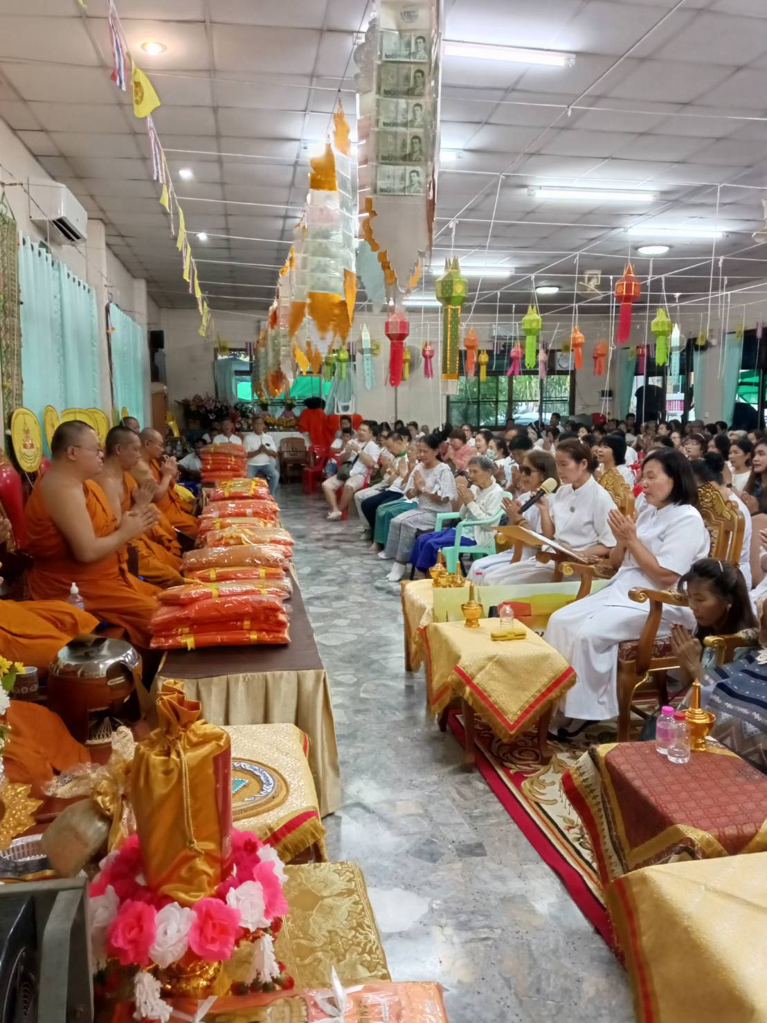 ภาพร่วมพิธีกรรมวัดเด่นทัพชัย