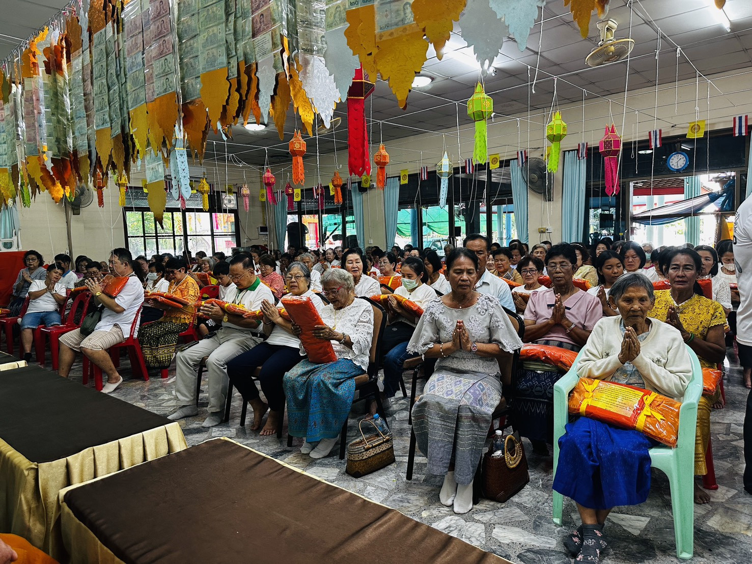 ภาพร่วมพิธีกรรมวัดอัมพวนาราม