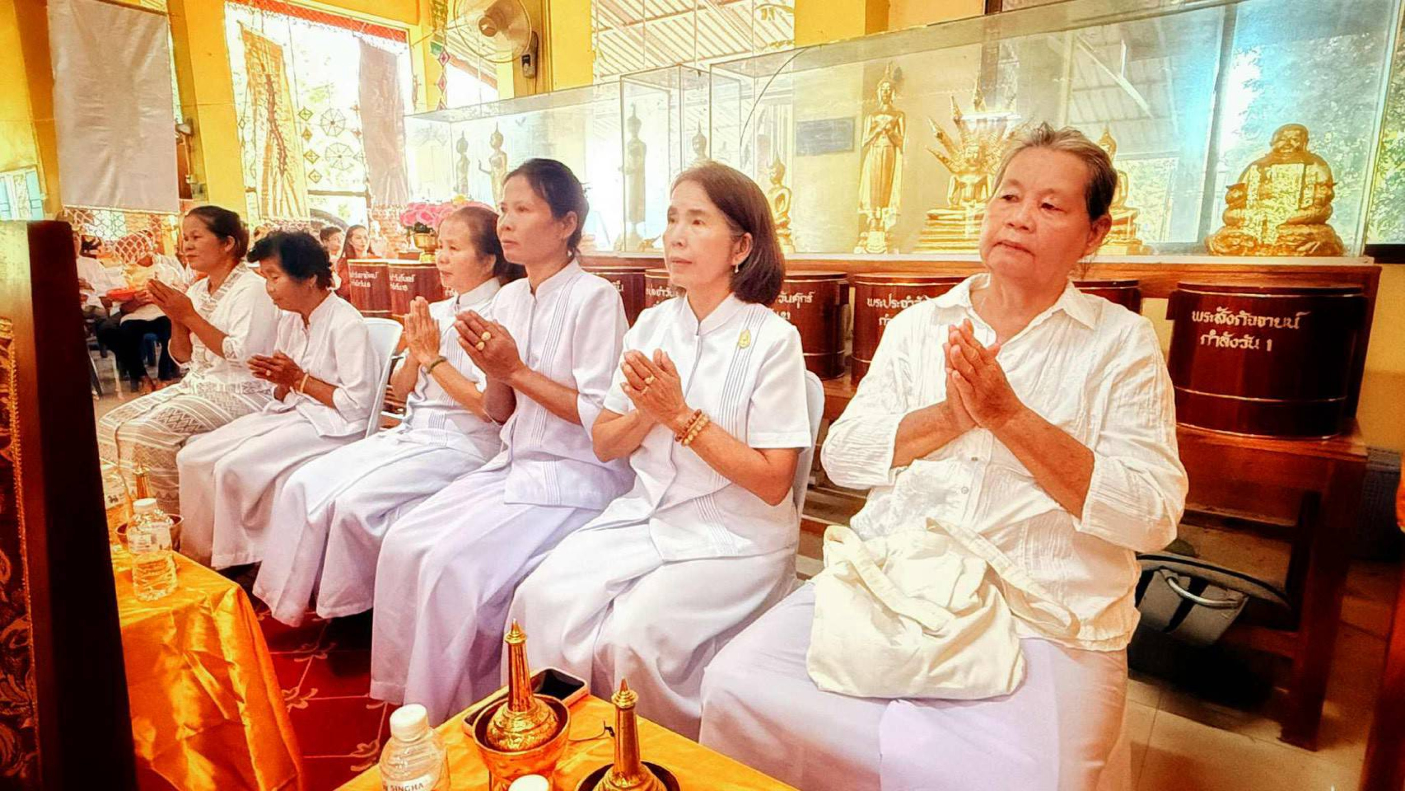 ภาพร่วมพิธีกรรมวัดอัมพวนาราม