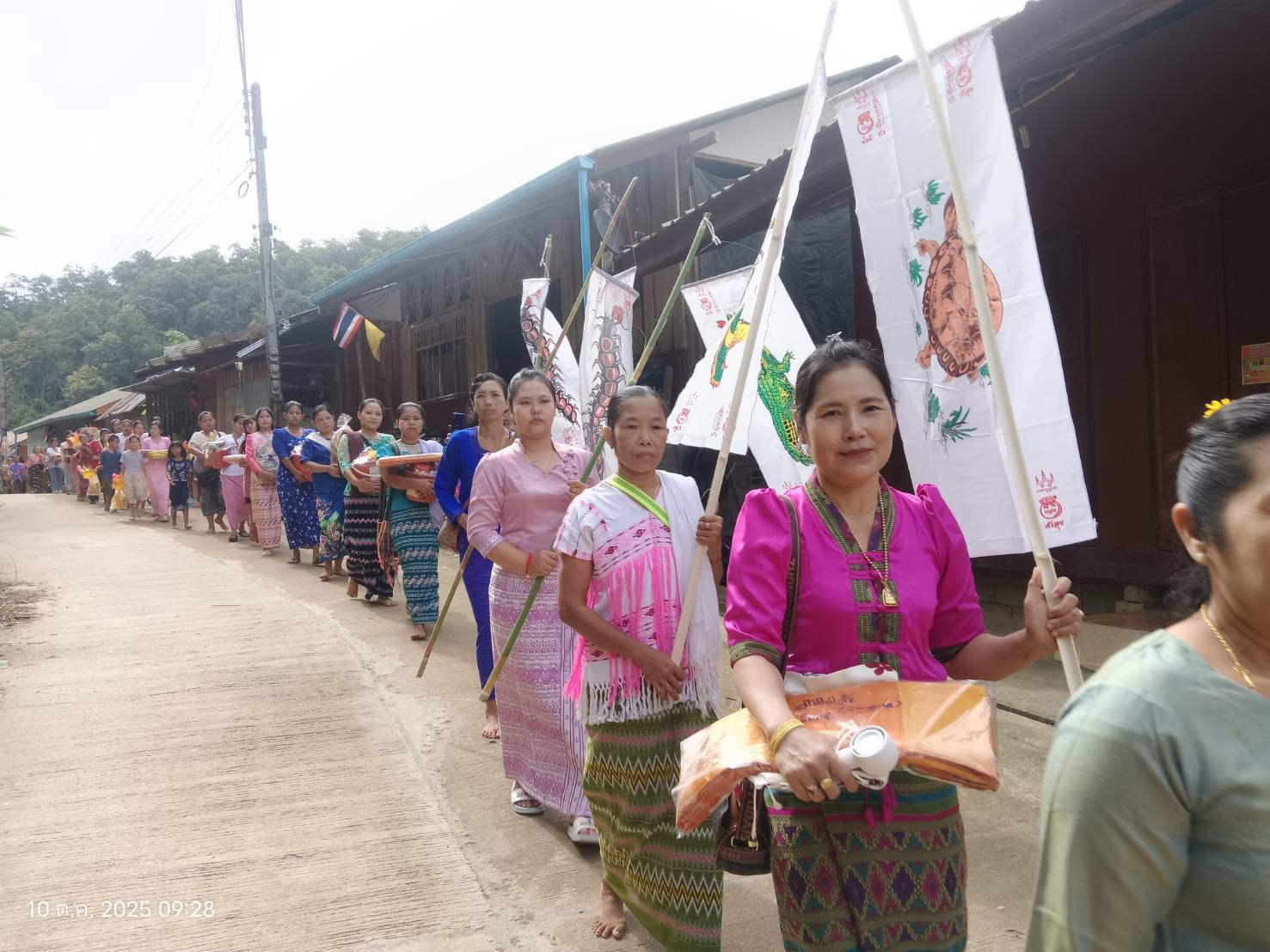 ภาพร่วมพิธีกรรมสำนักสงฆ์แม่สามแลบ