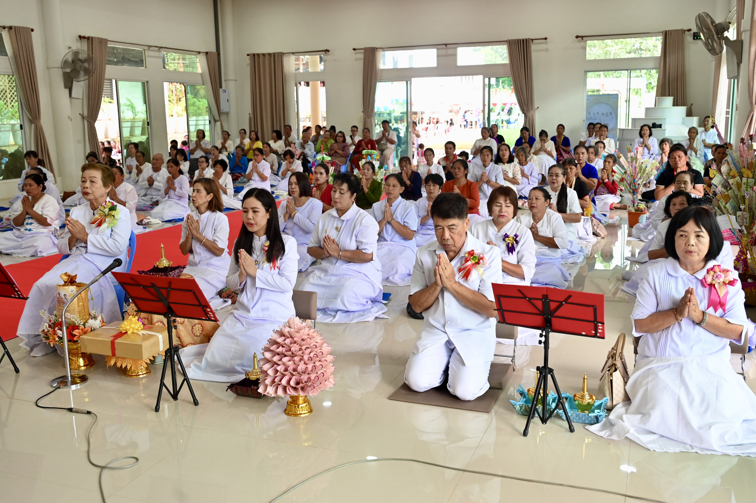 ภาพร่วมพิธีกรรมศูนย์ปฏิบัติธรรมขุนยวม แม่ฮ่องสอน