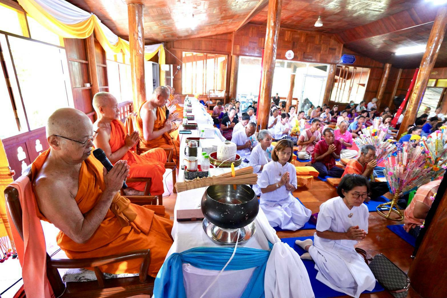 ภาพร่วมพิธีกรรมวัดป่าหมาก