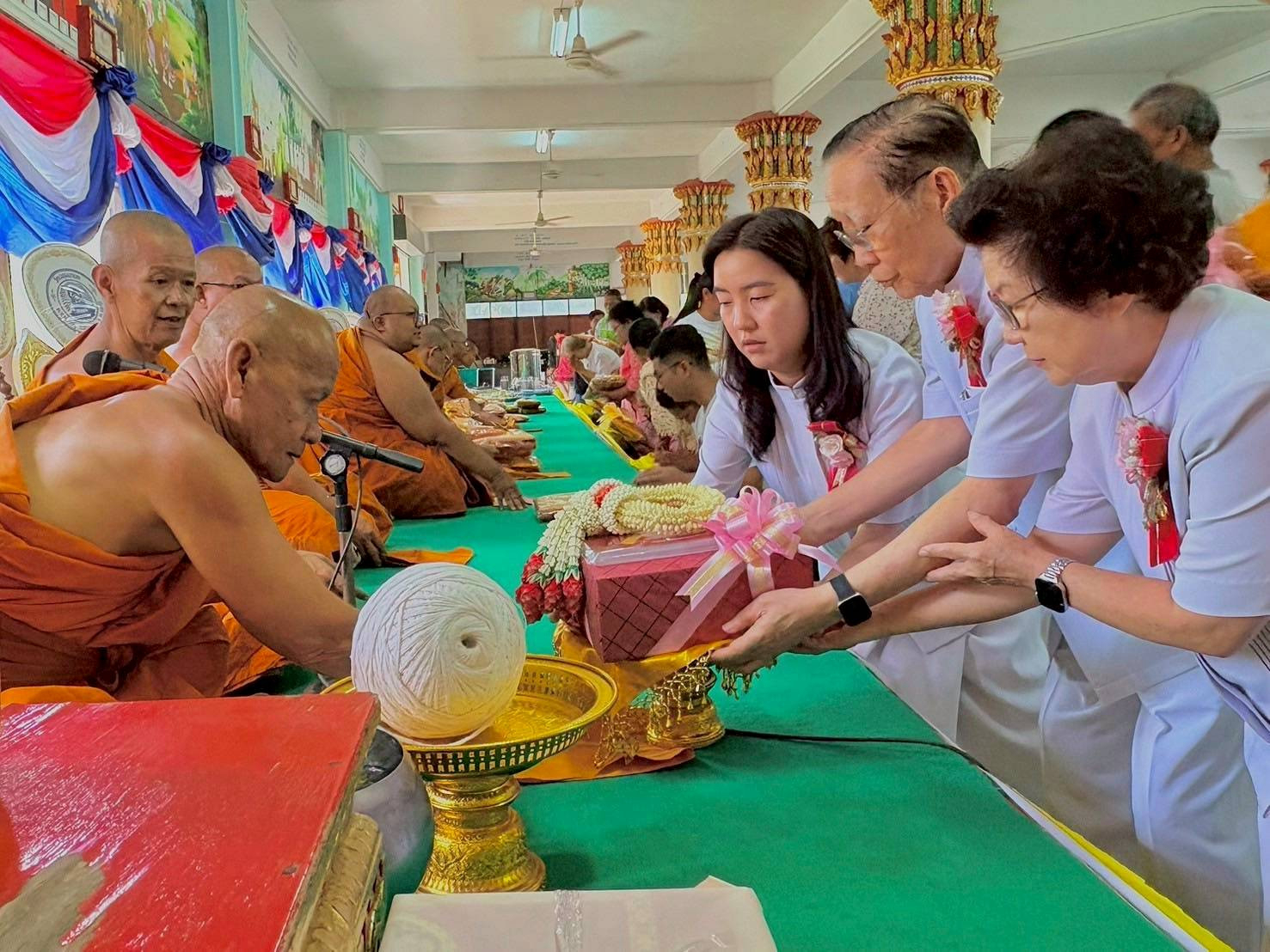 ภาพร่วมพิธีกรรมวัดปทุมนายก