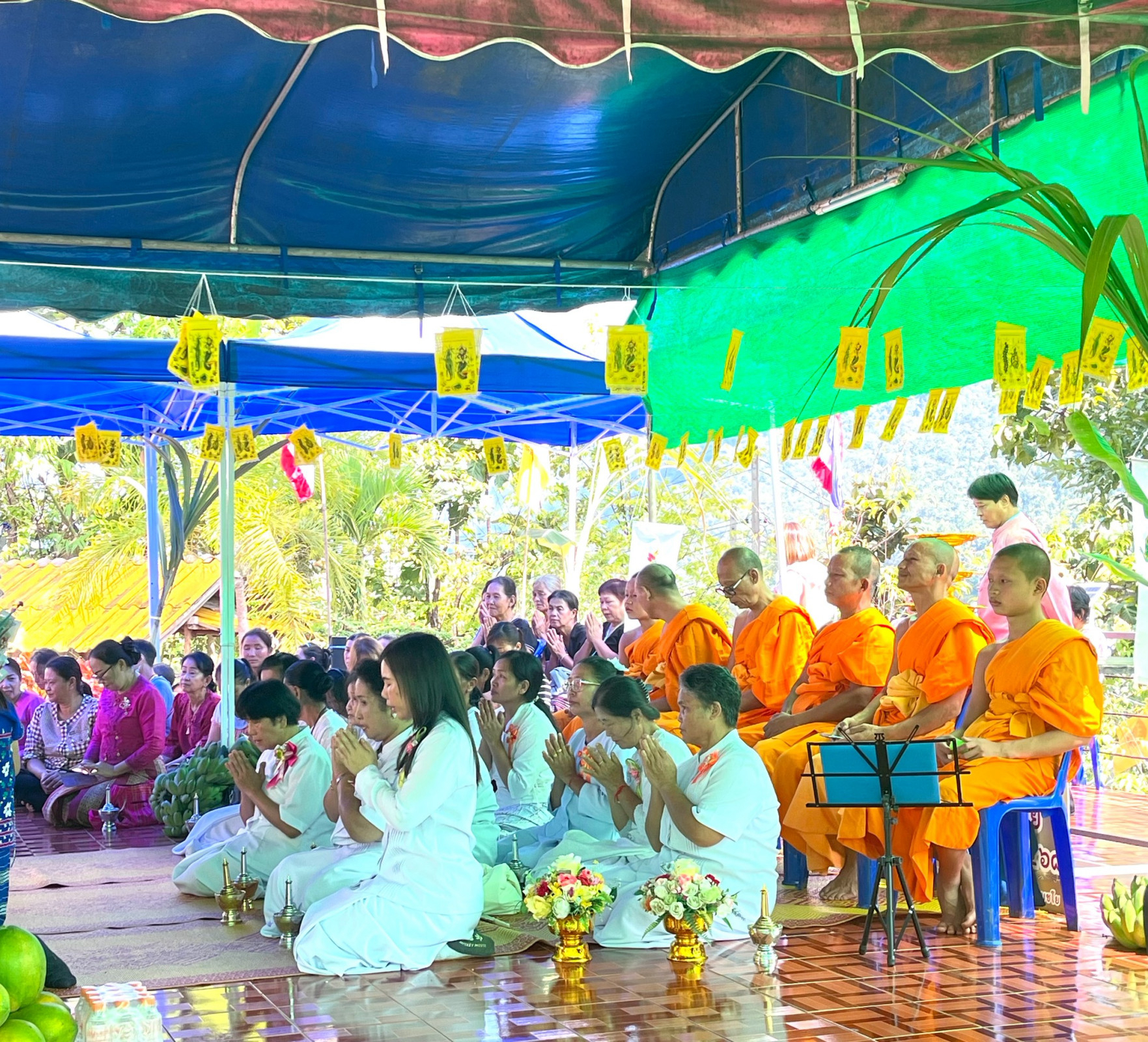 ภาพร่วมพิธีกรรมที่พักสงฆ์ห้วยโป่งกานนอก