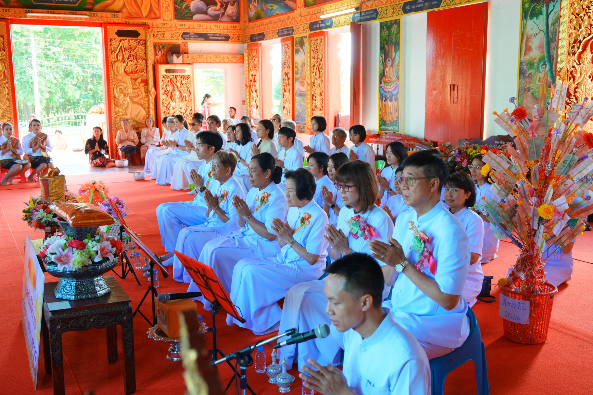 ภาพร่วมพิธีกรรมวัดแม่นาเติงใน