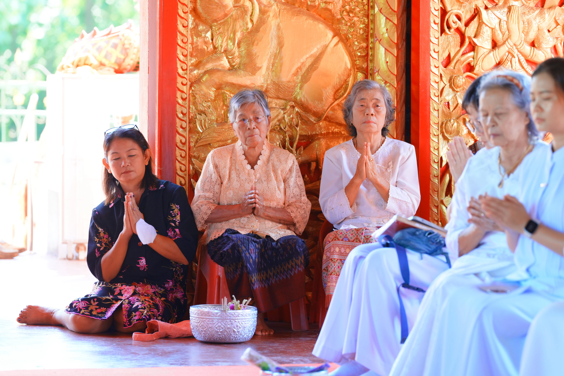 ภาพร่วมพิธีกรรมวัดแม่นาเติงใน
