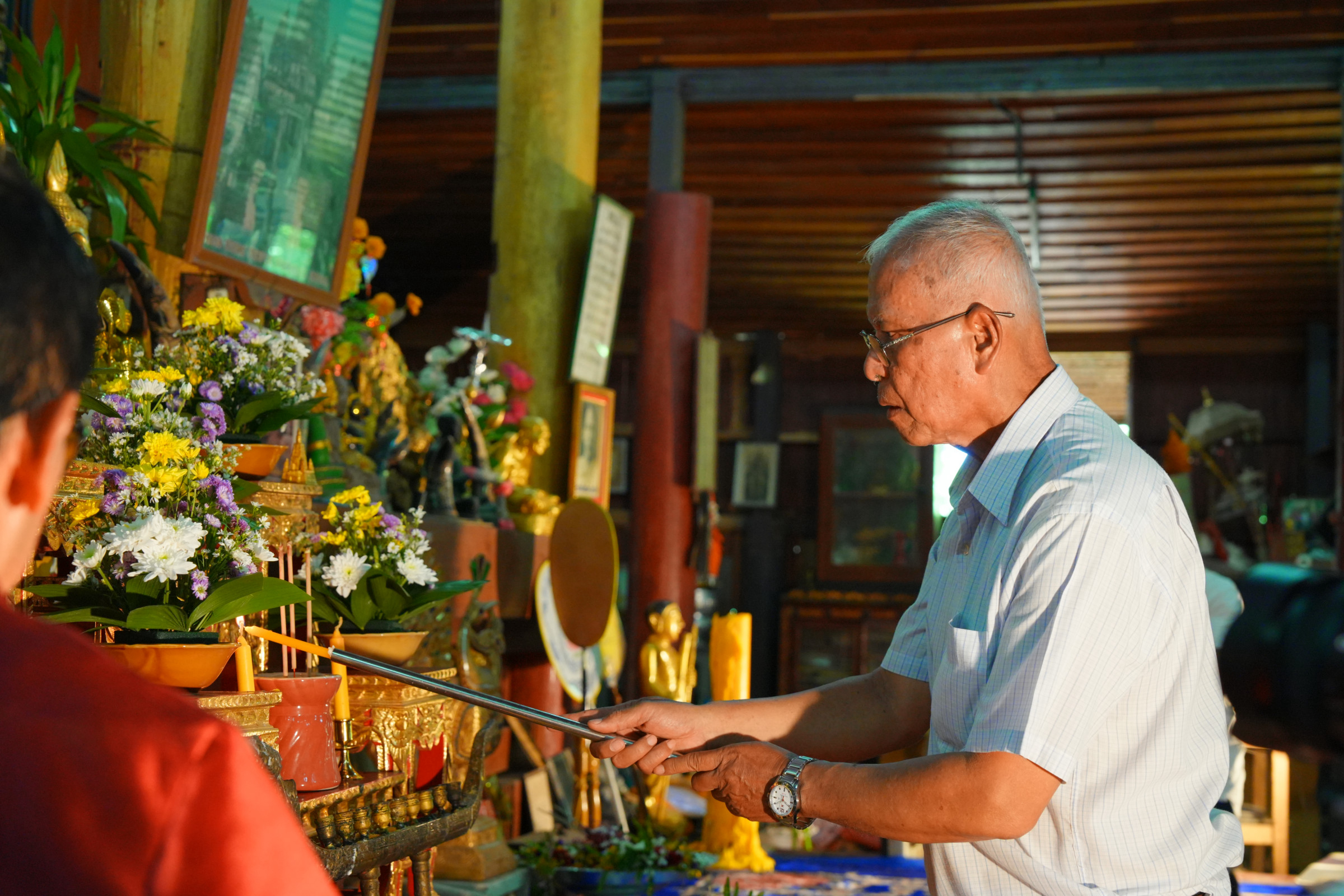 ภาพร่วมพิธีกรรมวัดกลาง