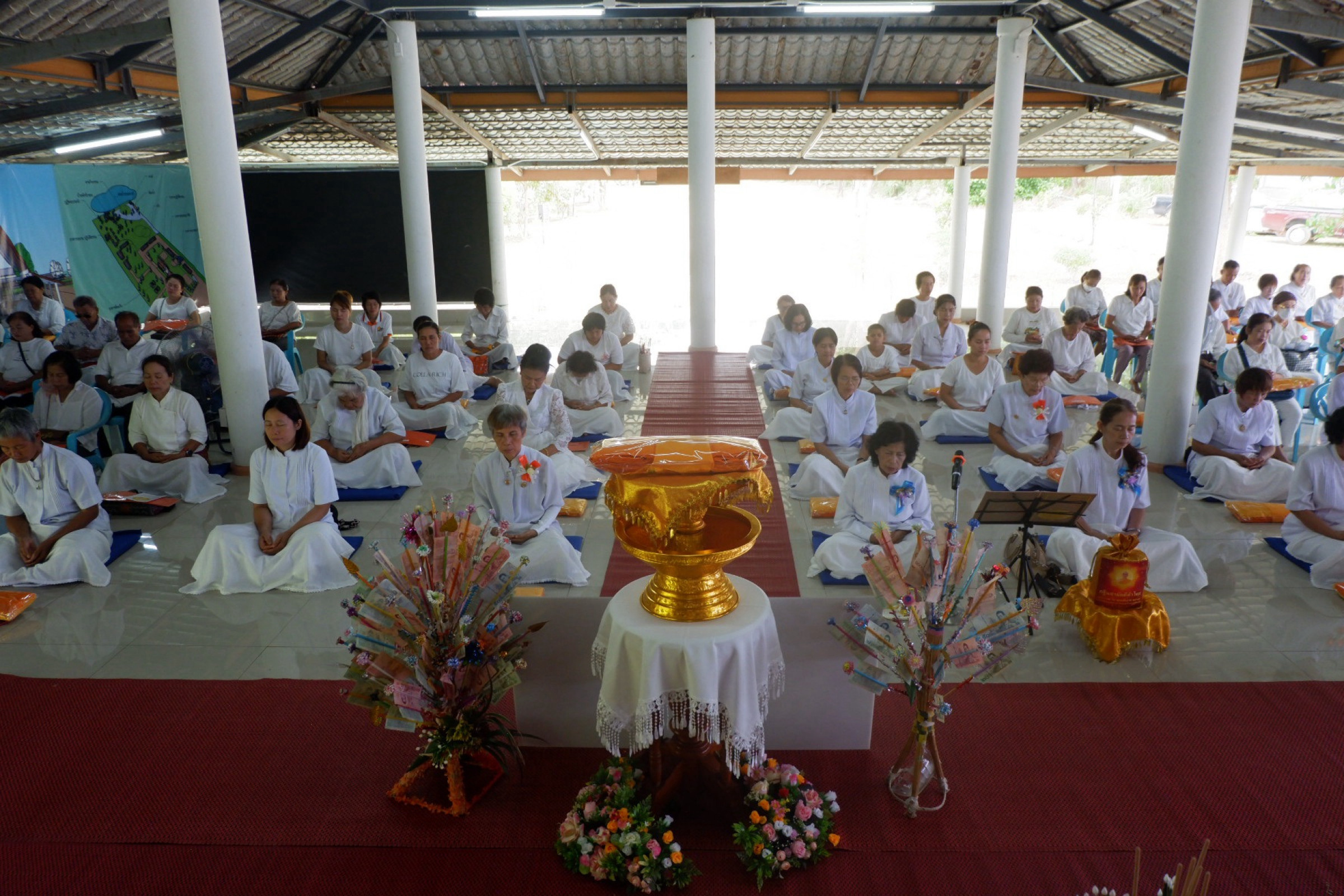 ภาพร่วมพิธีกรรมศูนย์ปฏิบัติธรรมพุทธบูชา
