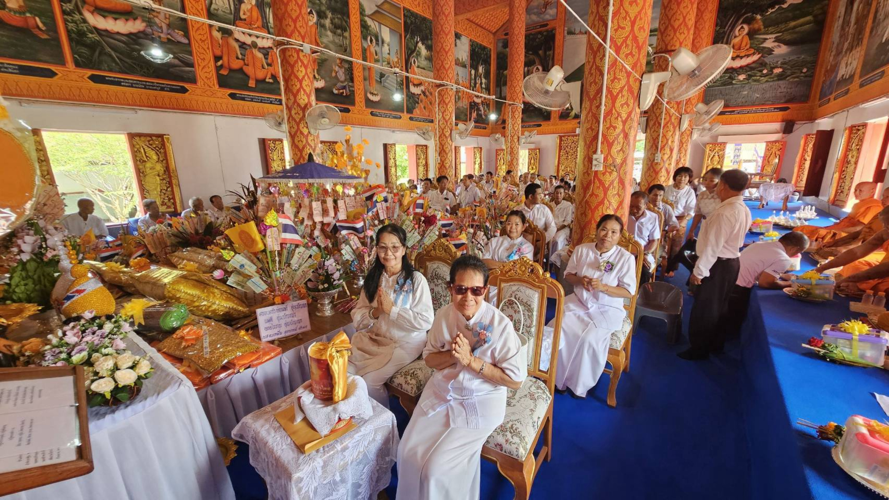 ภาพร่วมพิธีกรรมวัดบ้านทุ่ง