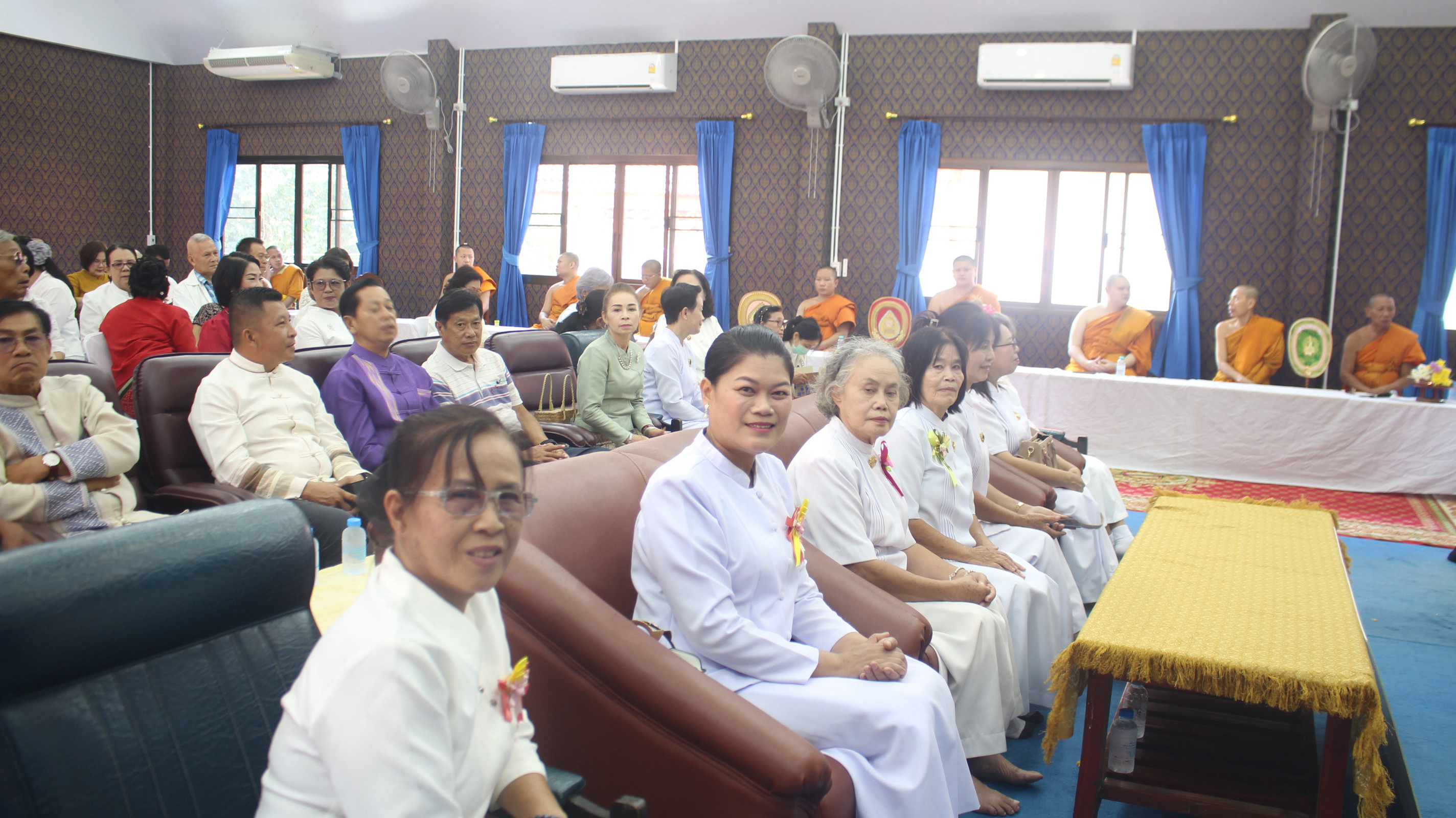 ภาพร่วมพิธีกรรมวัดอรัญญาวาส