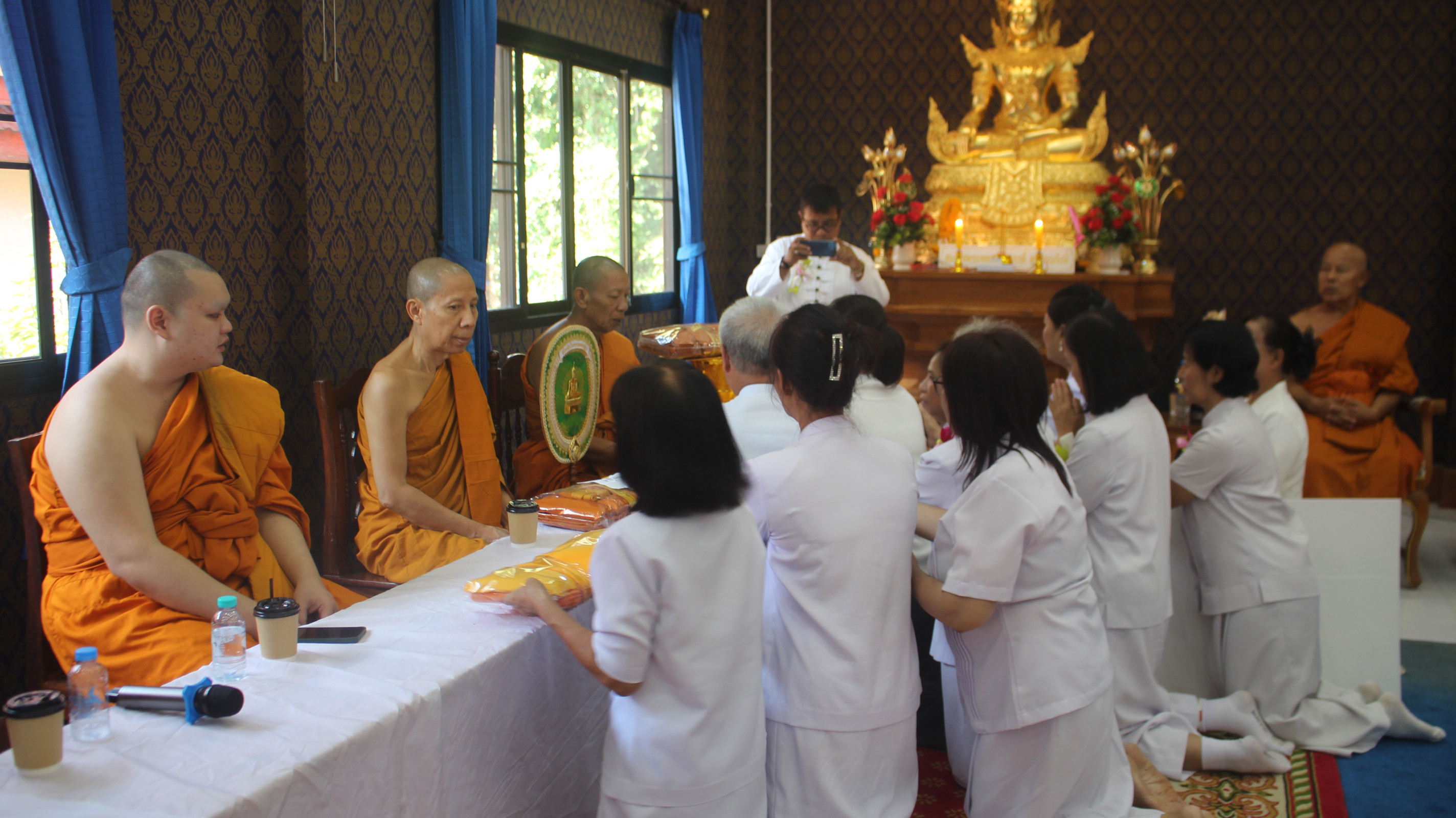 ภาพร่วมพิธีกรรมวัดอรัญญาวาส