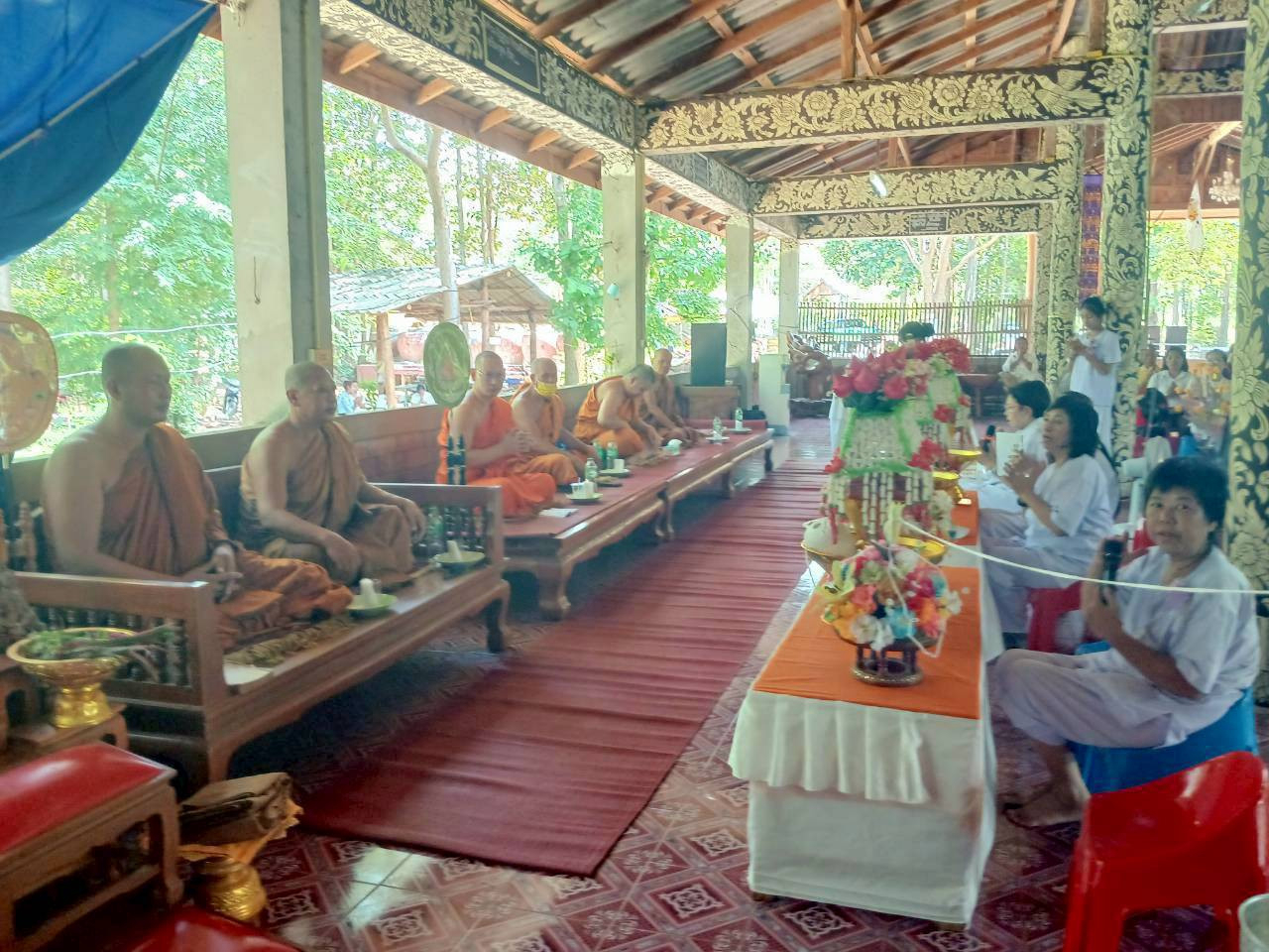 ภาพร่วมพิธีกรรมสำนักปฏิบัติธรรม ท.แสงประทีปธรรมอร่ามวงศ์
