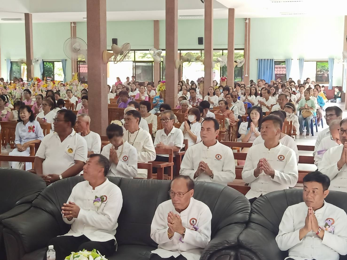 ภาพร่วมพิธีกรรมวัดบ้านหล่าย