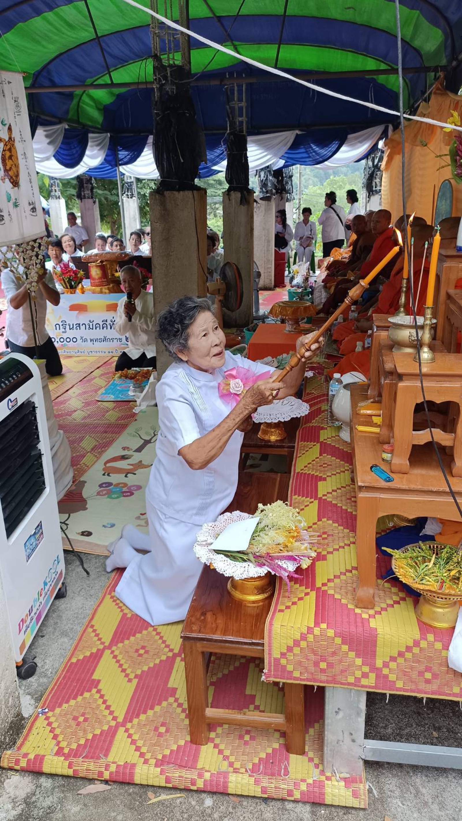 ภาพร่วมพิธีกรรมที่พักสงฆ์ชนแดน