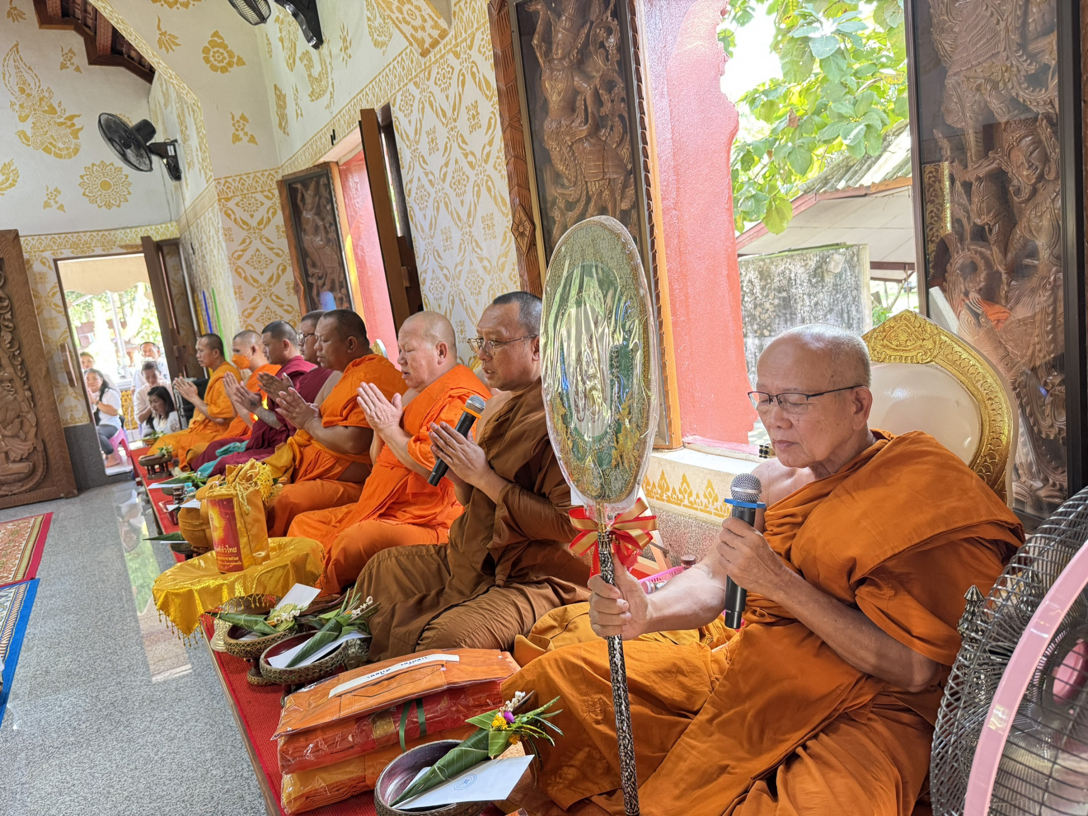 ภาพร่วมพิธีกรรมวัดแม่ปาง