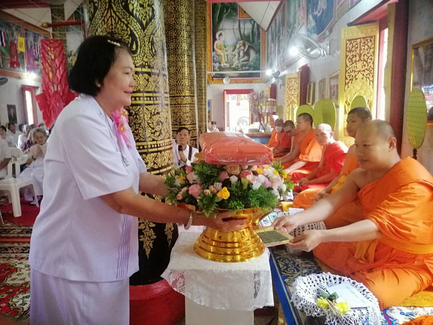 ภาพร่วมพิธีกรรมวัดเมืองศาสน์