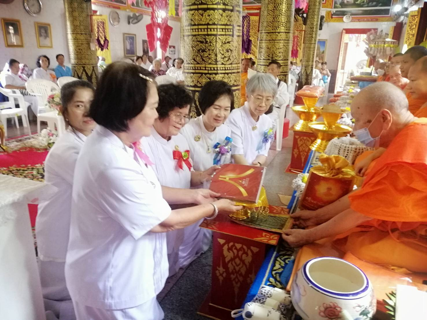 ภาพร่วมพิธีกรรมวัดเมืองศาสน์