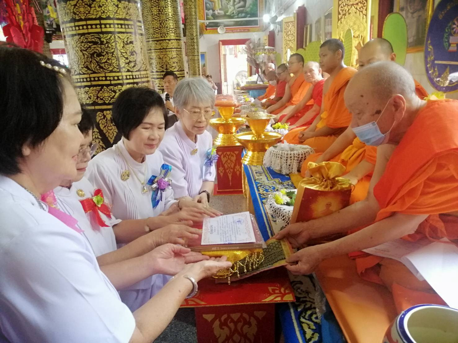 ภาพร่วมพิธีกรรมวัดเมืองศาสน์