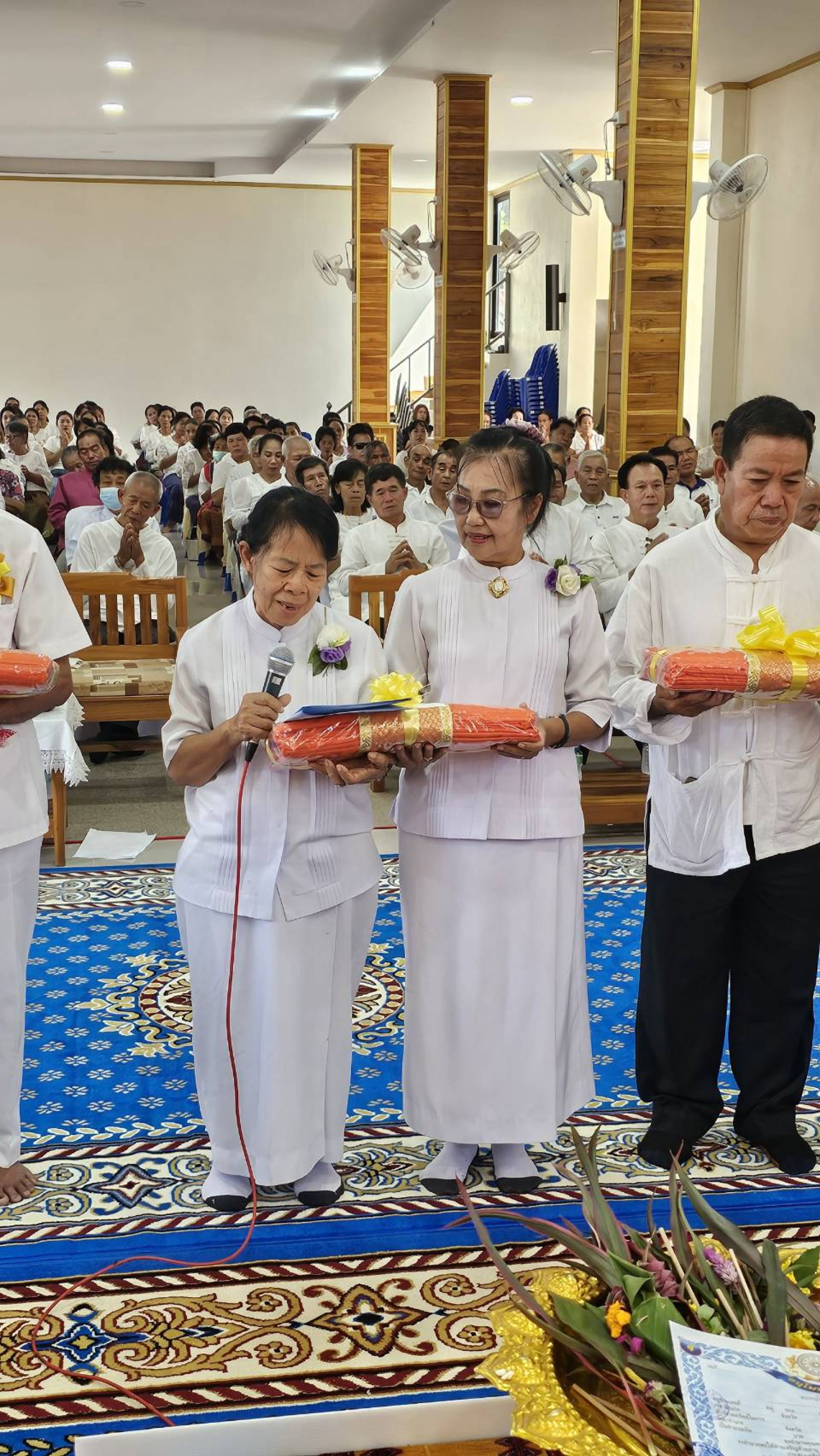 ภาพกล่าวคำถวายกฐินวัดอุมลอง