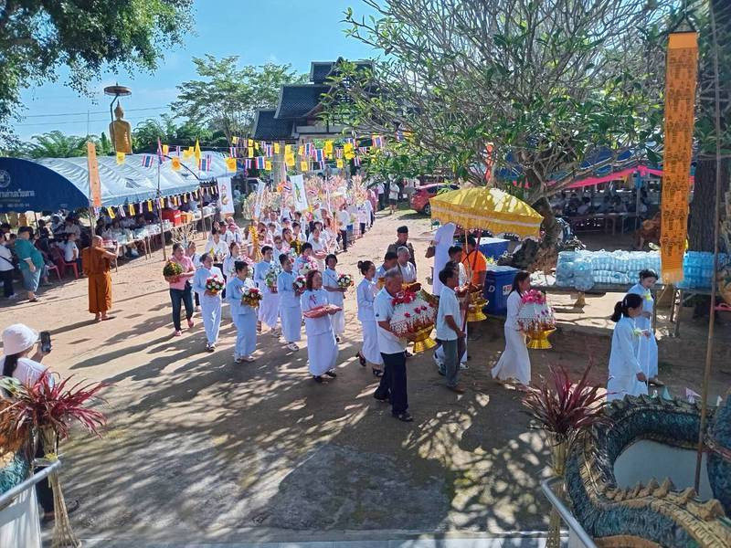 ภาพร่วมขบวนกฐินวัดห้วยเรียน