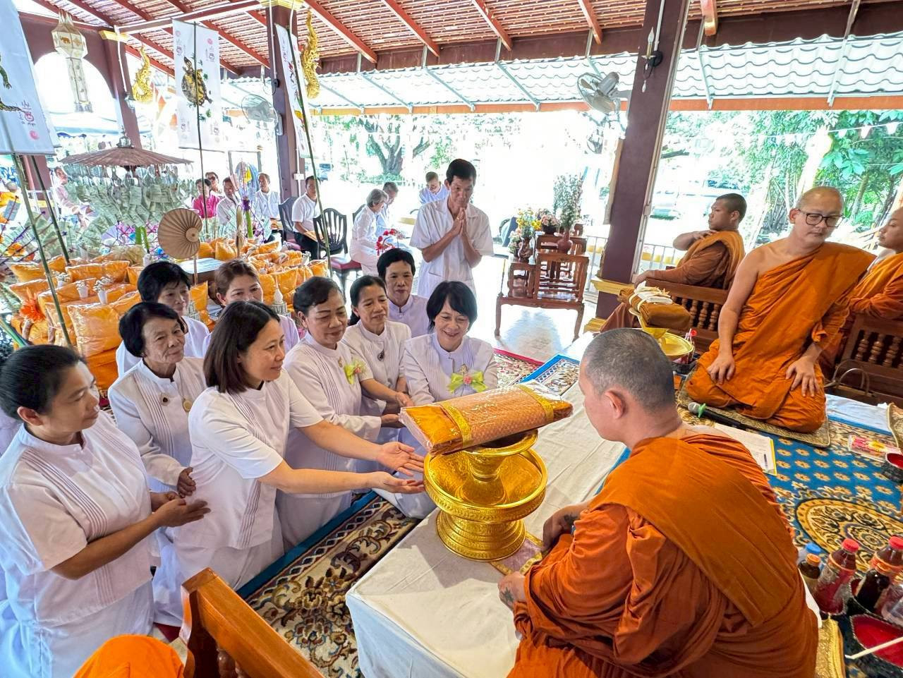 ภาพร่วมพิธีกรรมวัดหนองปู่ฮ้อ