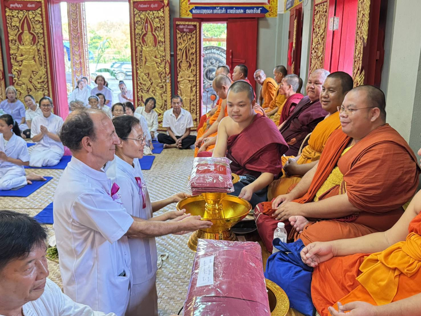 ภาพร่วมพิธีกรรมวัดดอนแก้ว