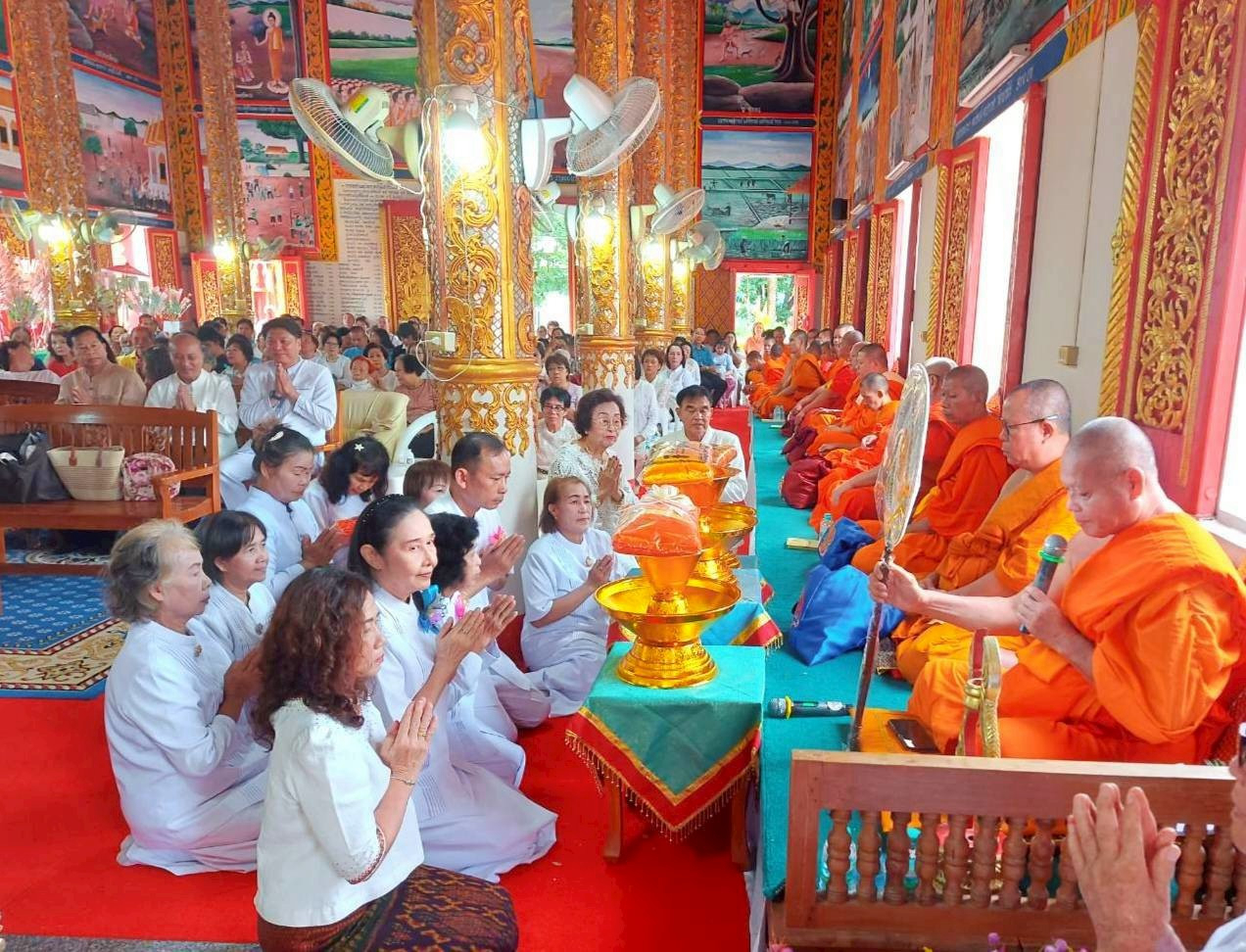 ภาพร่วมพิธีกรรมวัดน้ำผึ้งชาวไร่อ้อย