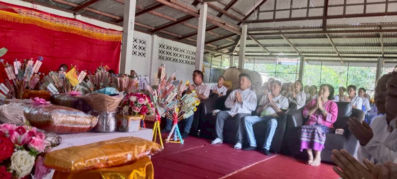 ภาพร่วมพิธีกรรมวัดหัวทุ่ง