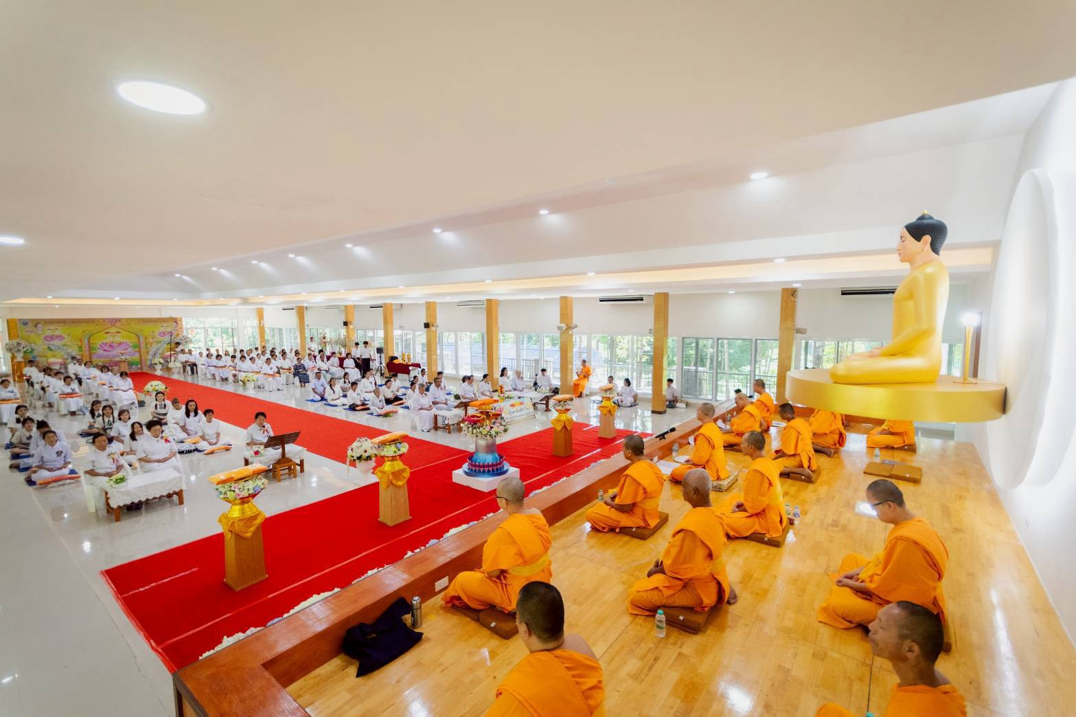 ภาพร่วมพิธีกรรมศูนย์อบรมเยาวชนเถินเทิดธรรม